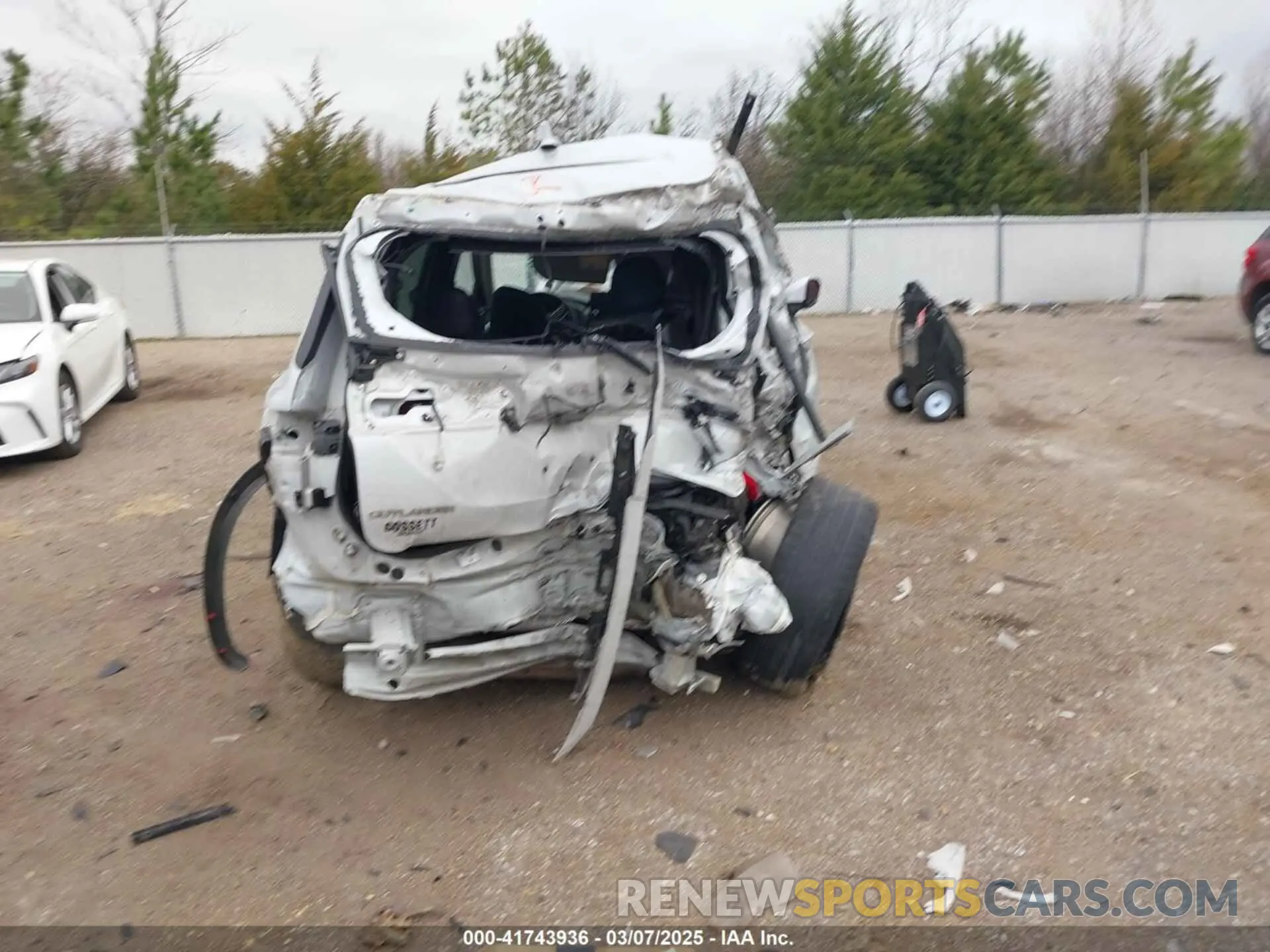 15 Photograph of a damaged car JA4J3UA81NZ027230 MITSUBISHI OUTLANDER 2022