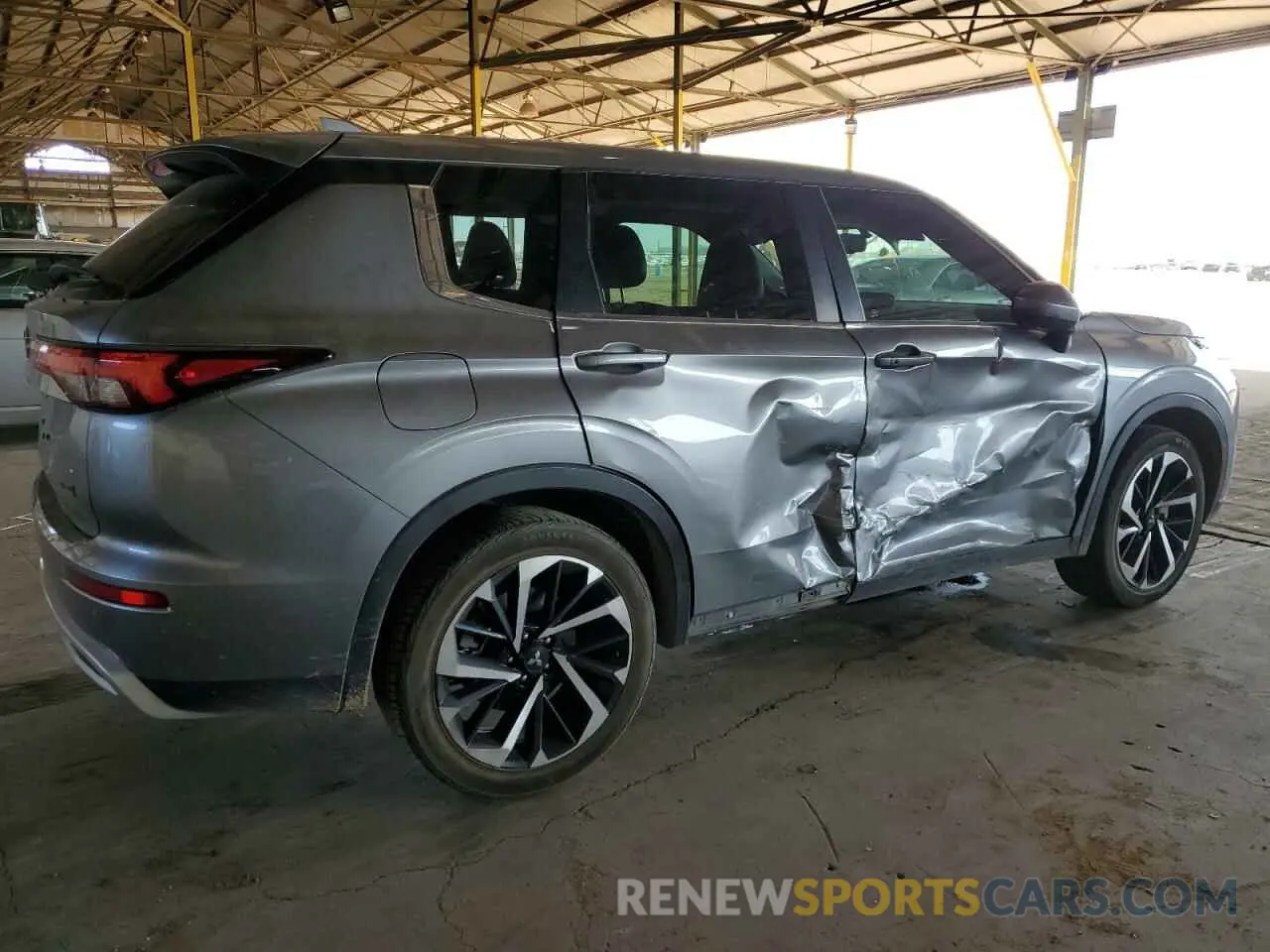 3 Photograph of a damaged car JA4J3UA83NZ006458 MITSUBISHI OUTLANDER 2022