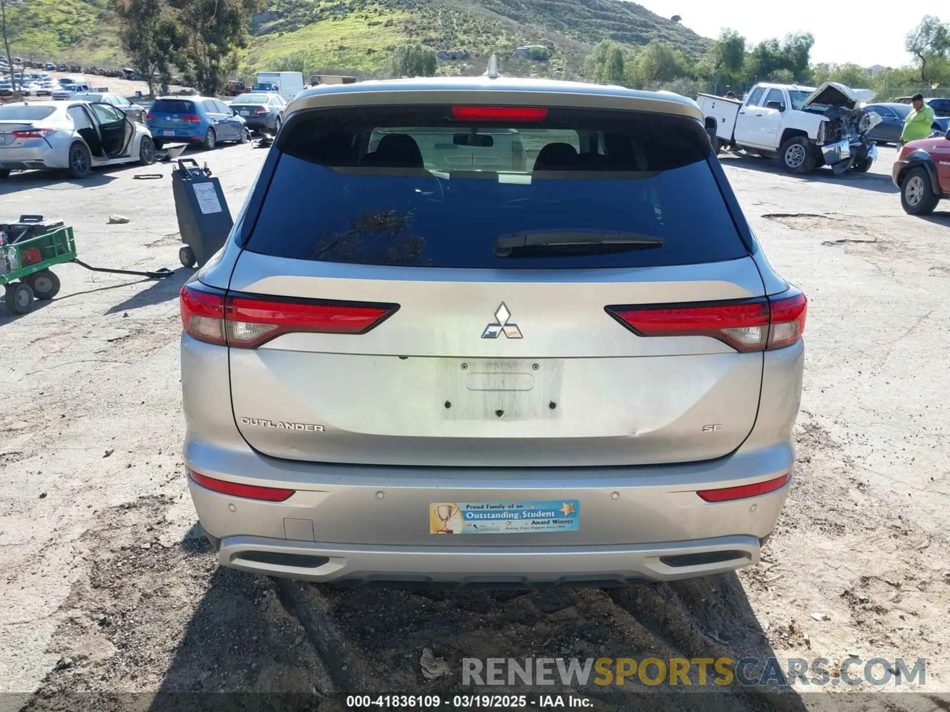 16 Photograph of a damaged car JA4J3UA84NZ031787 MITSUBISHI OUTLANDER 2022