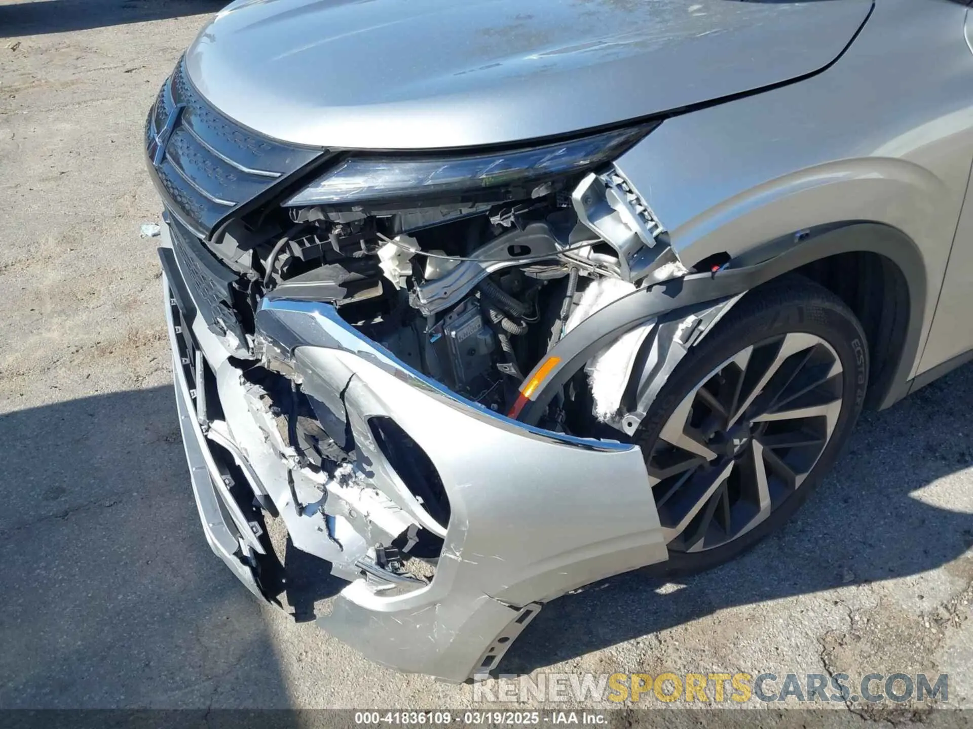 6 Photograph of a damaged car JA4J3UA84NZ031787 MITSUBISHI OUTLANDER 2022