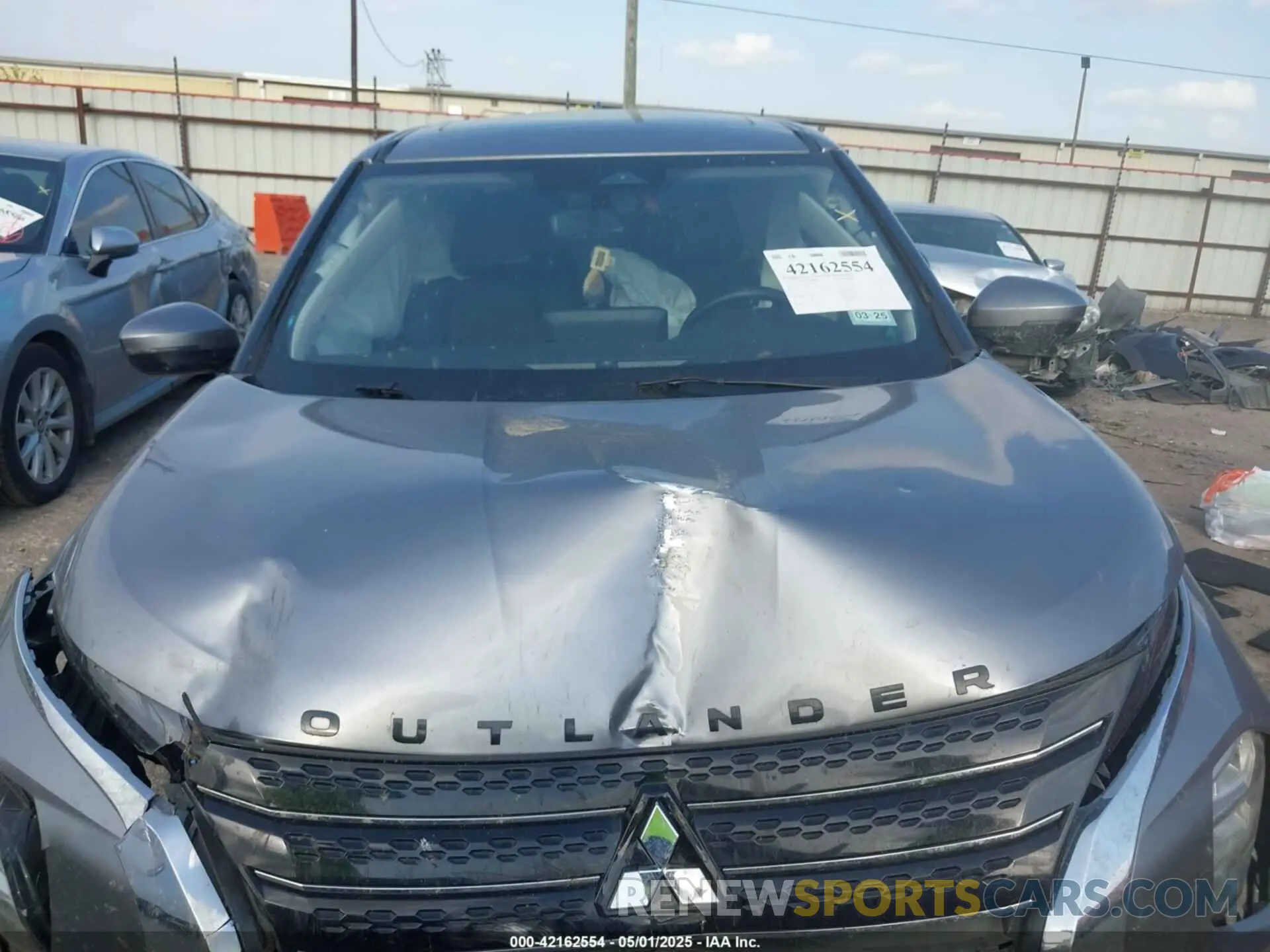 10 Photograph of a damaged car JA4J3UA84NZ039145 MITSUBISHI OUTLANDER 2022