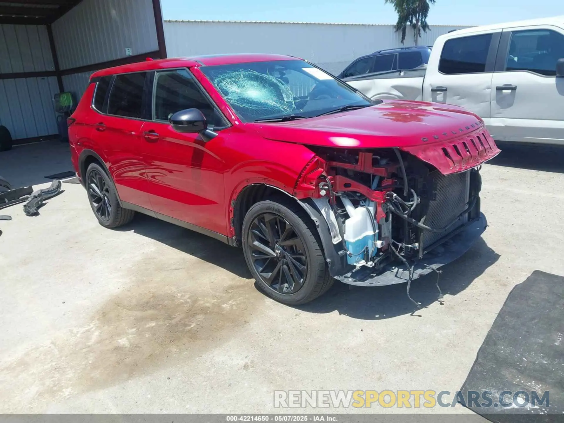 1 Photograph of a damaged car JA4J3UA84NZ064675 MITSUBISHI OUTLANDER 2022