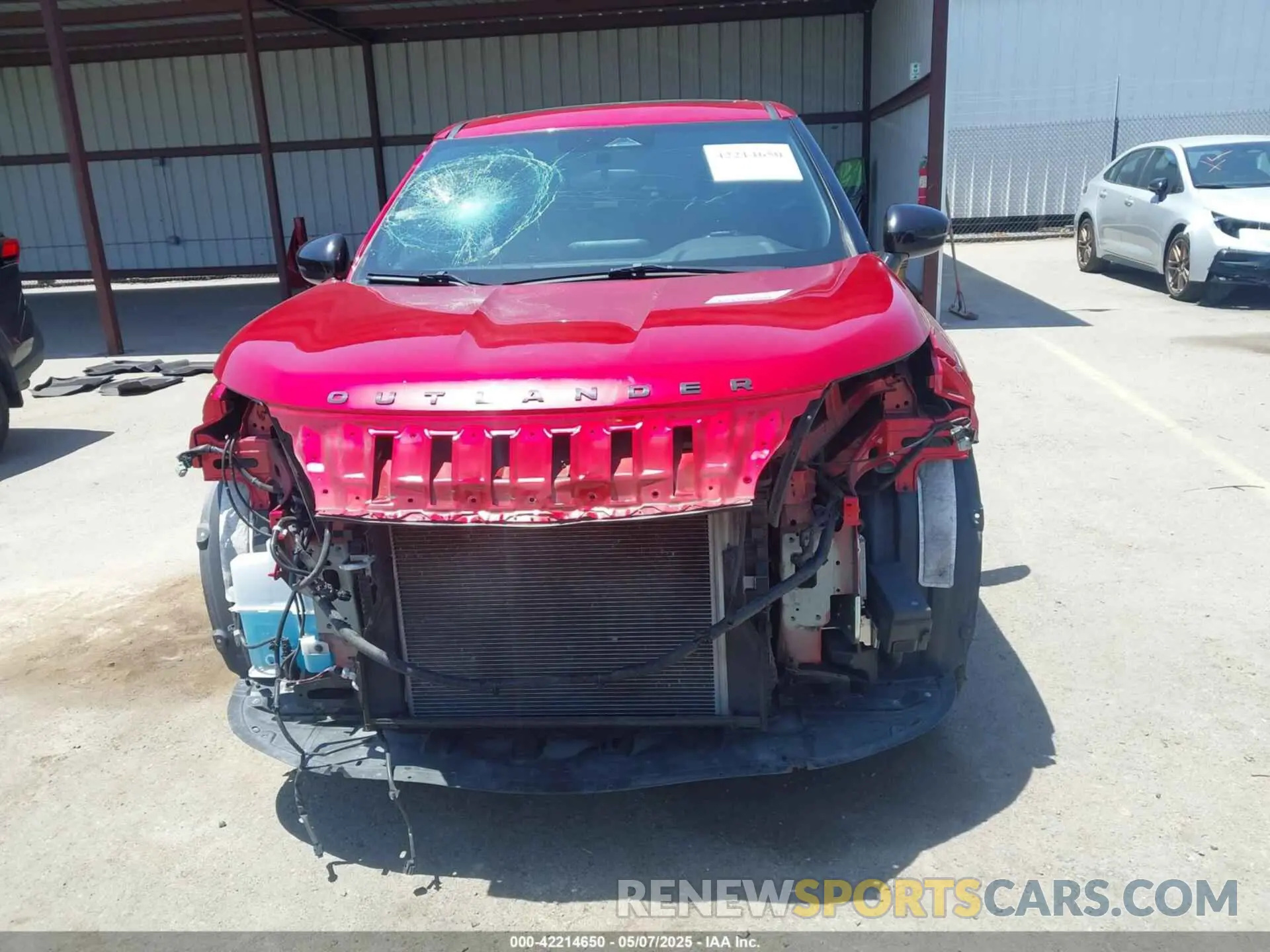 13 Photograph of a damaged car JA4J3UA84NZ064675 MITSUBISHI OUTLANDER 2022