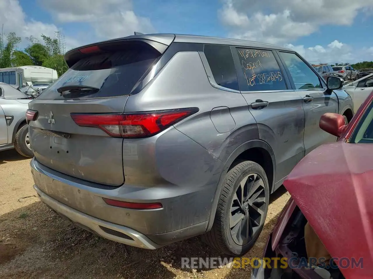 3 Photograph of a damaged car JA4J3UA84NZ085087 MITSUBISHI OUTLANDER 2022