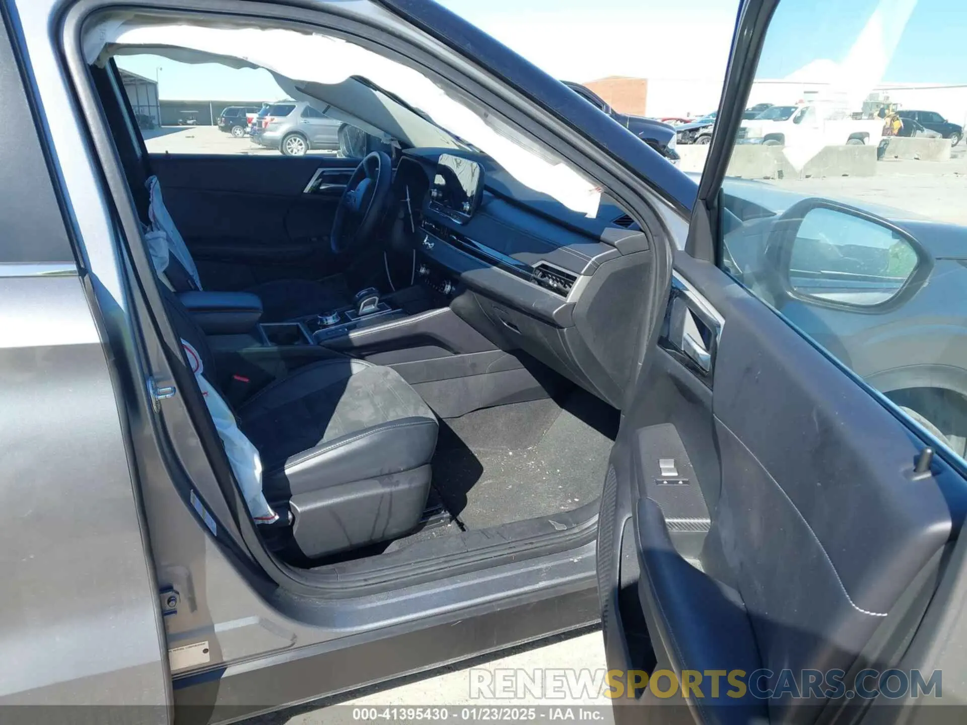 5 Photograph of a damaged car JA4J3UA85NZ089455 MITSUBISHI OUTLANDER 2022