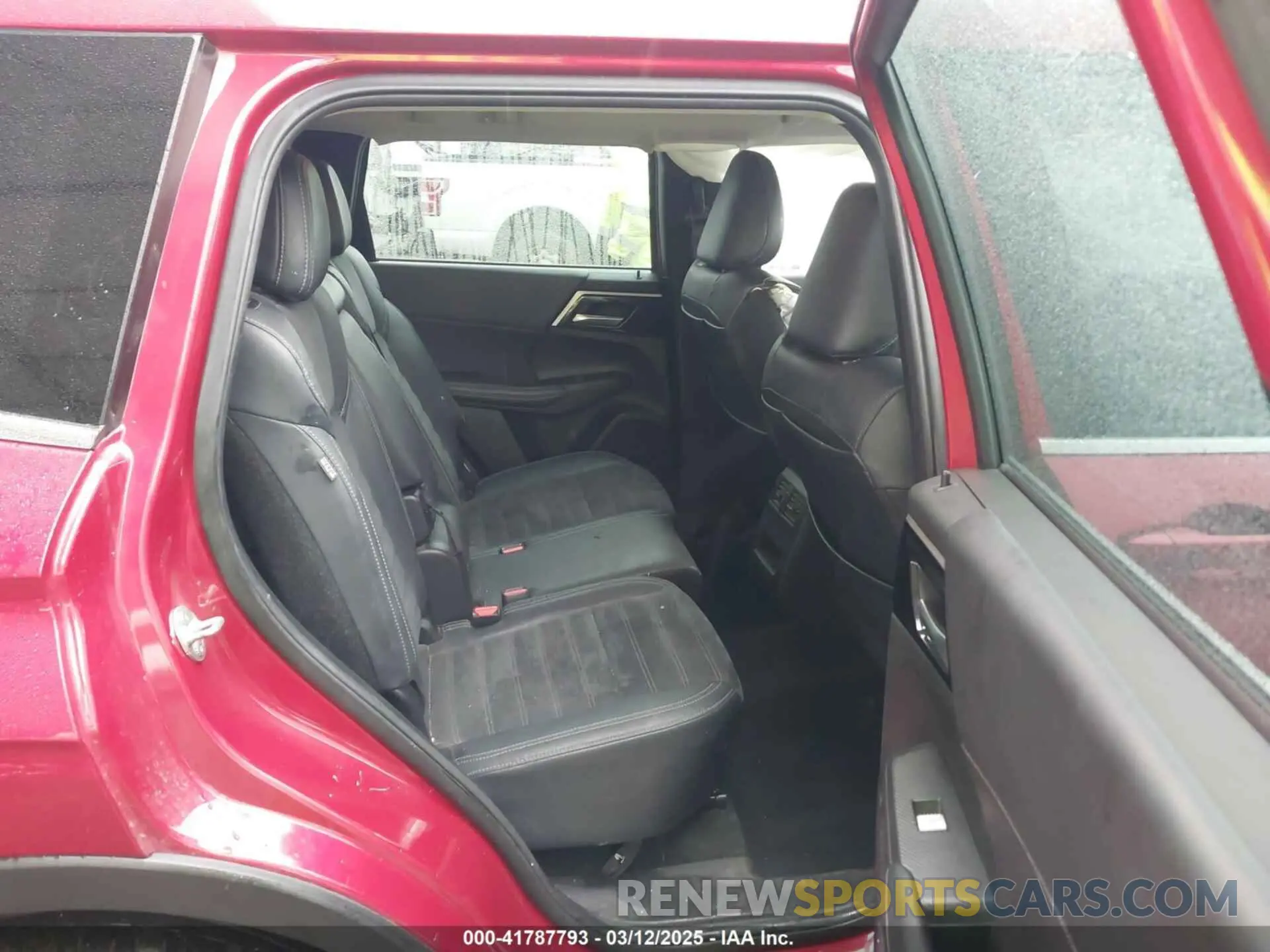 8 Photograph of a damaged car JA4J3UA87NZ085214 MITSUBISHI OUTLANDER 2022