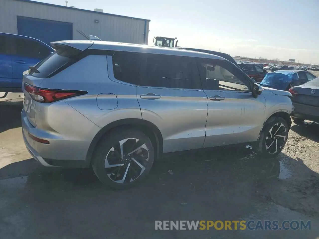 3 Photograph of a damaged car JA4J3UA88NZ022798 MITSUBISHI OUTLANDER 2022