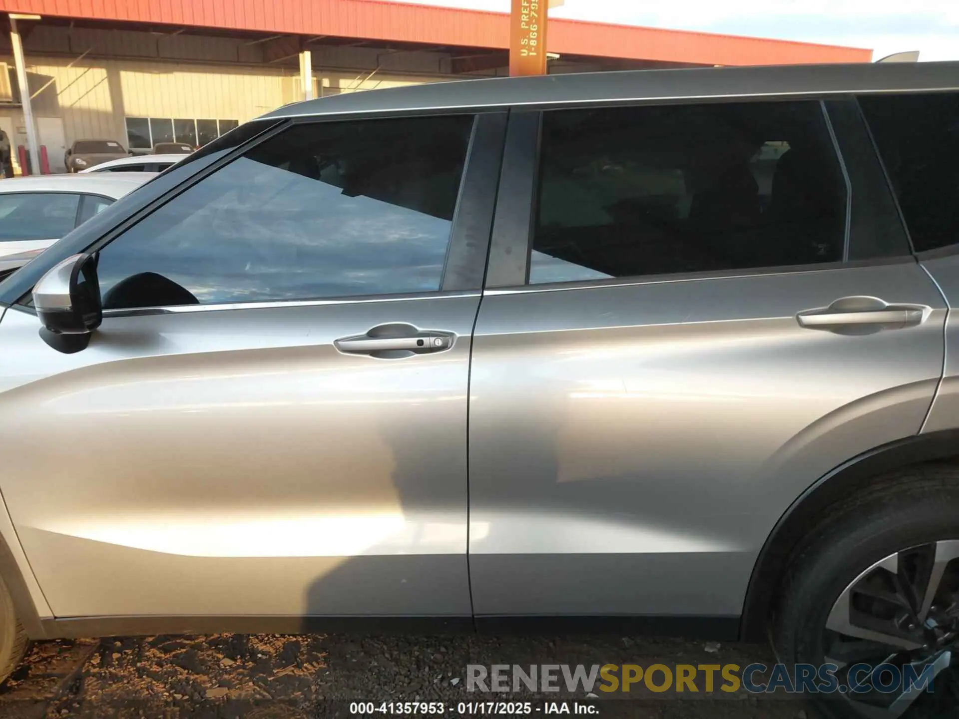 14 Photograph of a damaged car JA4J3UA88NZ023157 MITSUBISHI OUTLANDER 2022