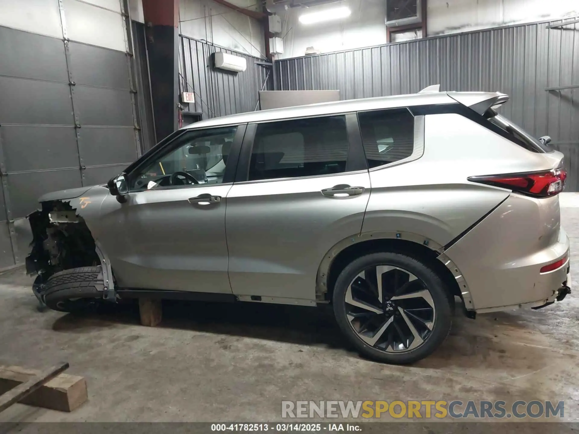 15 Photograph of a damaged car JA4J3UA88NZ026768 MITSUBISHI OUTLANDER 2022