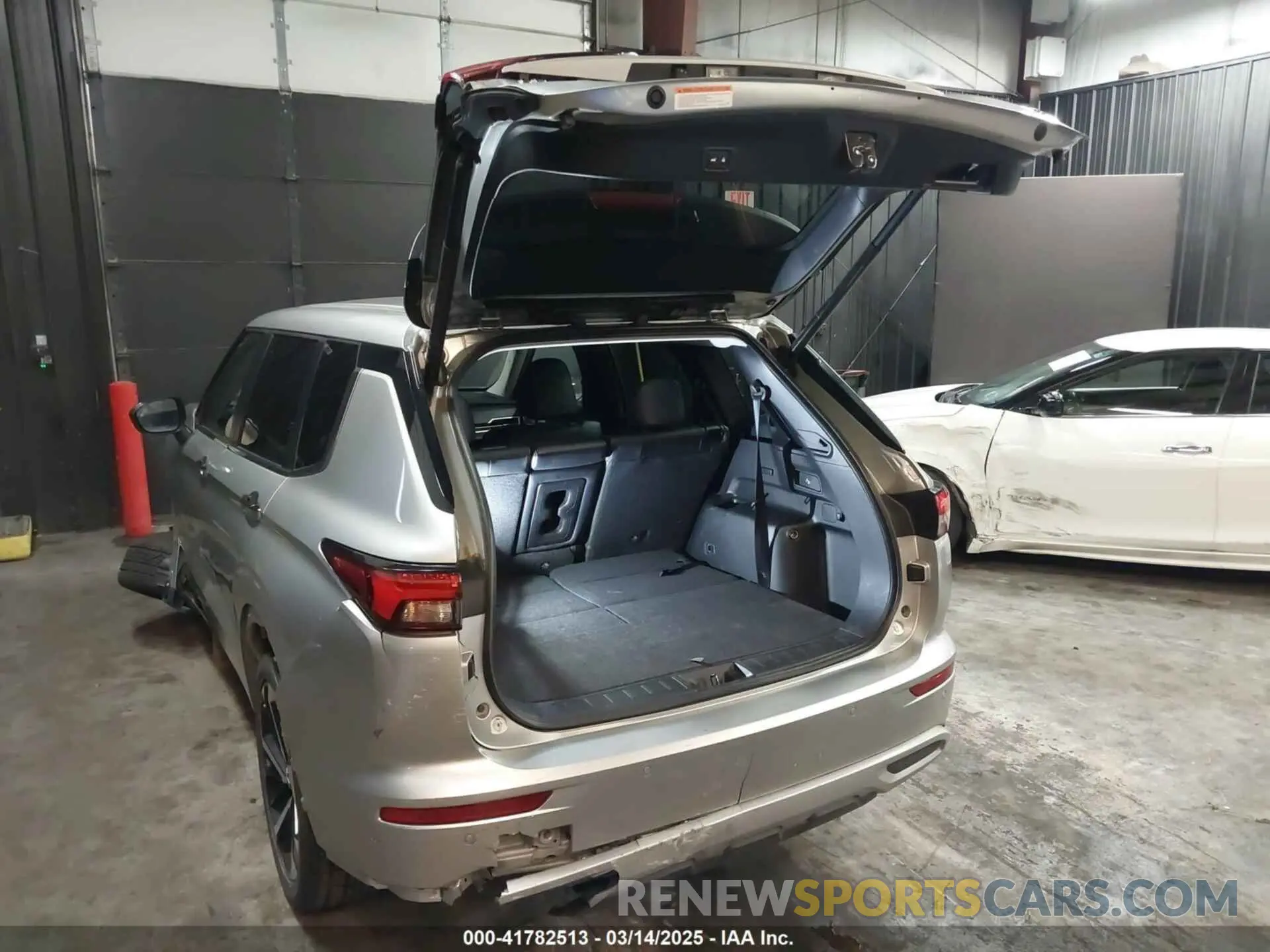 3 Photograph of a damaged car JA4J3UA88NZ026768 MITSUBISHI OUTLANDER 2022