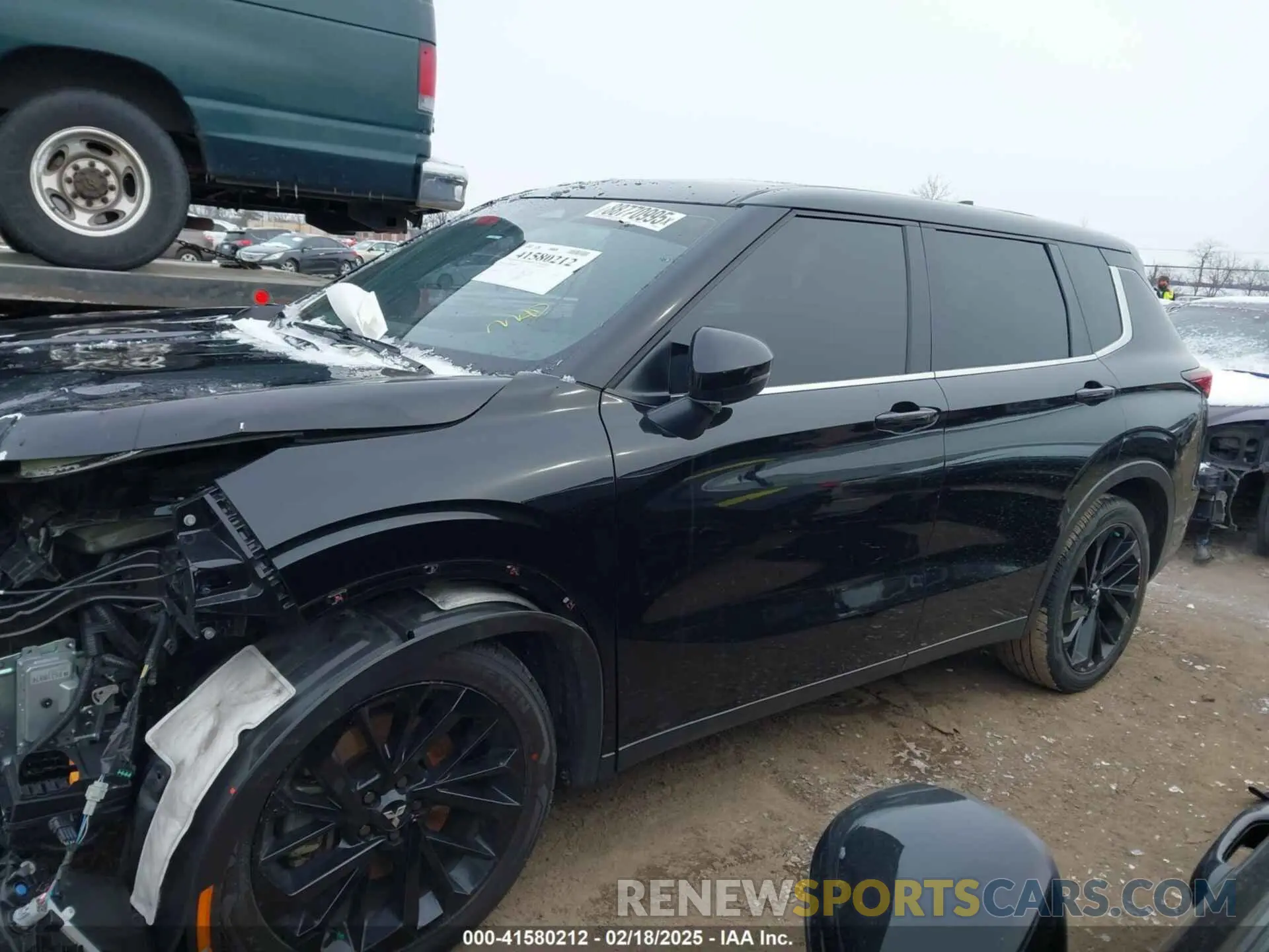 15 Photograph of a damaged car JA4J3UA88NZ089515 MITSUBISHI OUTLANDER 2022