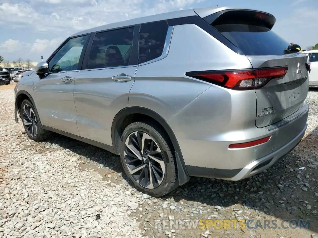 2 Photograph of a damaged car JA4J3UA89NZ014225 MITSUBISHI OUTLANDER 2022