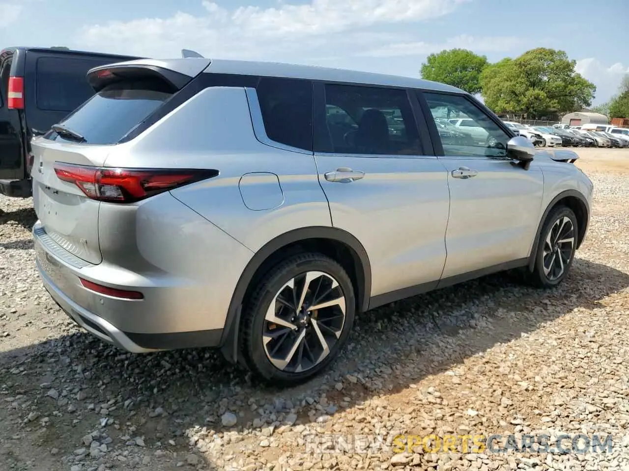 3 Photograph of a damaged car JA4J3UA89NZ014225 MITSUBISHI OUTLANDER 2022