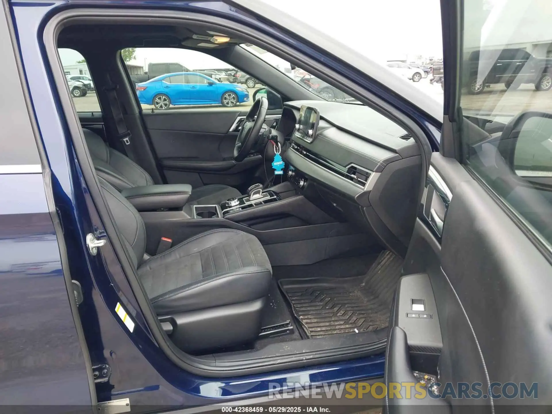 5 Photograph of a damaged car JA4J3UA8XNZ076961 MITSUBISHI OUTLANDER 2022