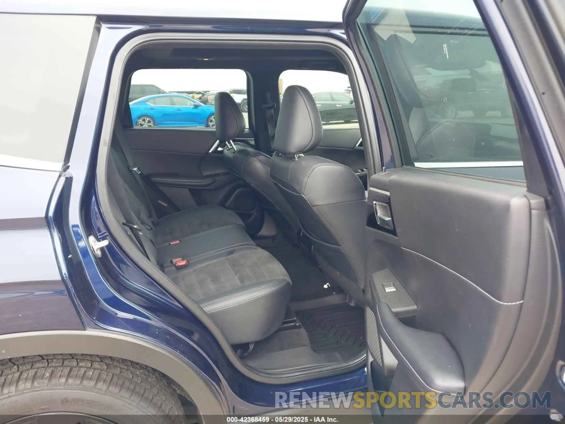 8 Photograph of a damaged car JA4J3UA8XNZ076961 MITSUBISHI OUTLANDER 2022
