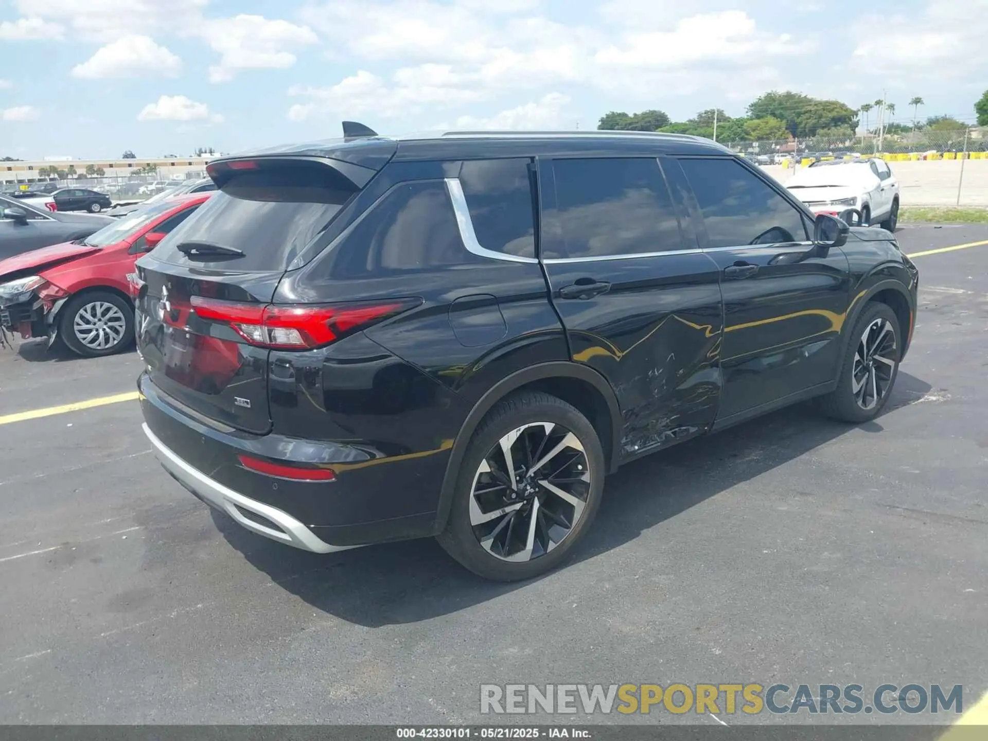 4 Photograph of a damaged car JA4J3VA80NZ084668 MITSUBISHI OUTLANDER 2022