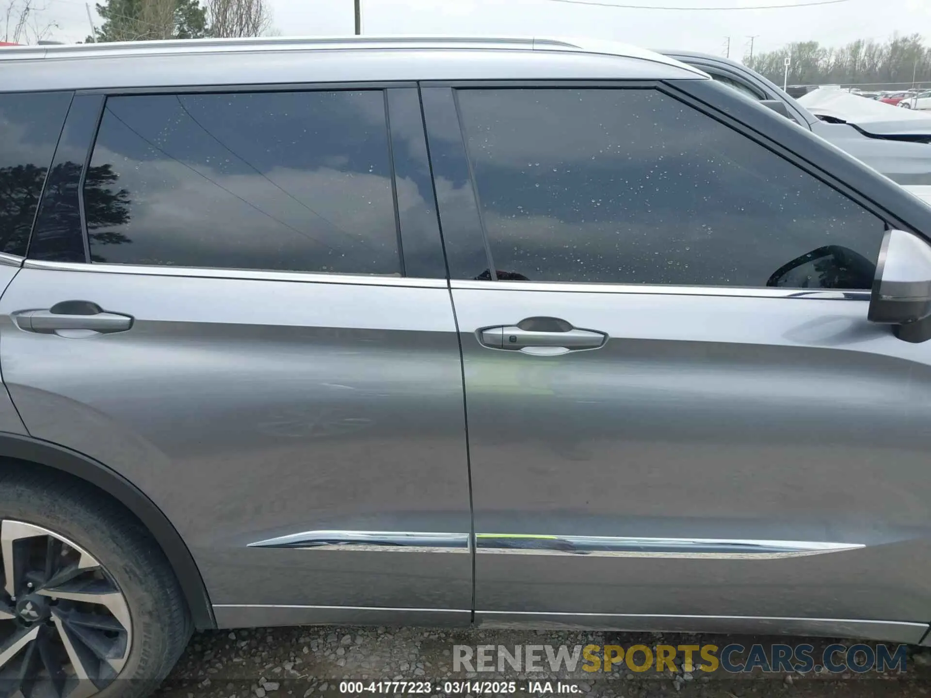 13 Photograph of a damaged car JA4J3VA81NZ077700 MITSUBISHI OUTLANDER 2022