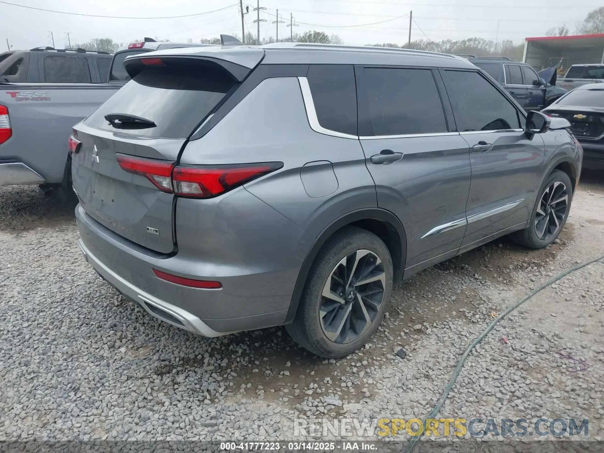 4 Photograph of a damaged car JA4J3VA81NZ077700 MITSUBISHI OUTLANDER 2022