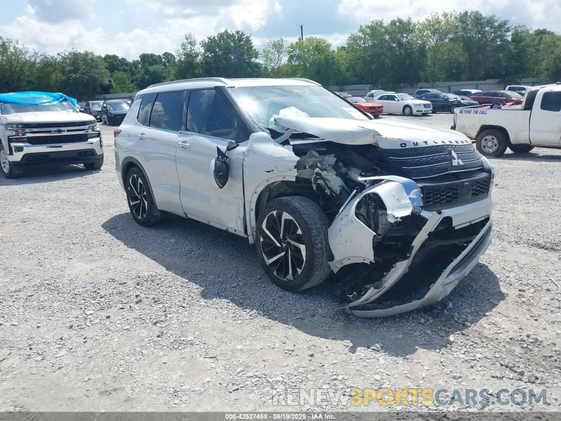 1 Photograph of a damaged car JA4J3VA82NZ084588 MITSUBISHI OUTLANDER 2022