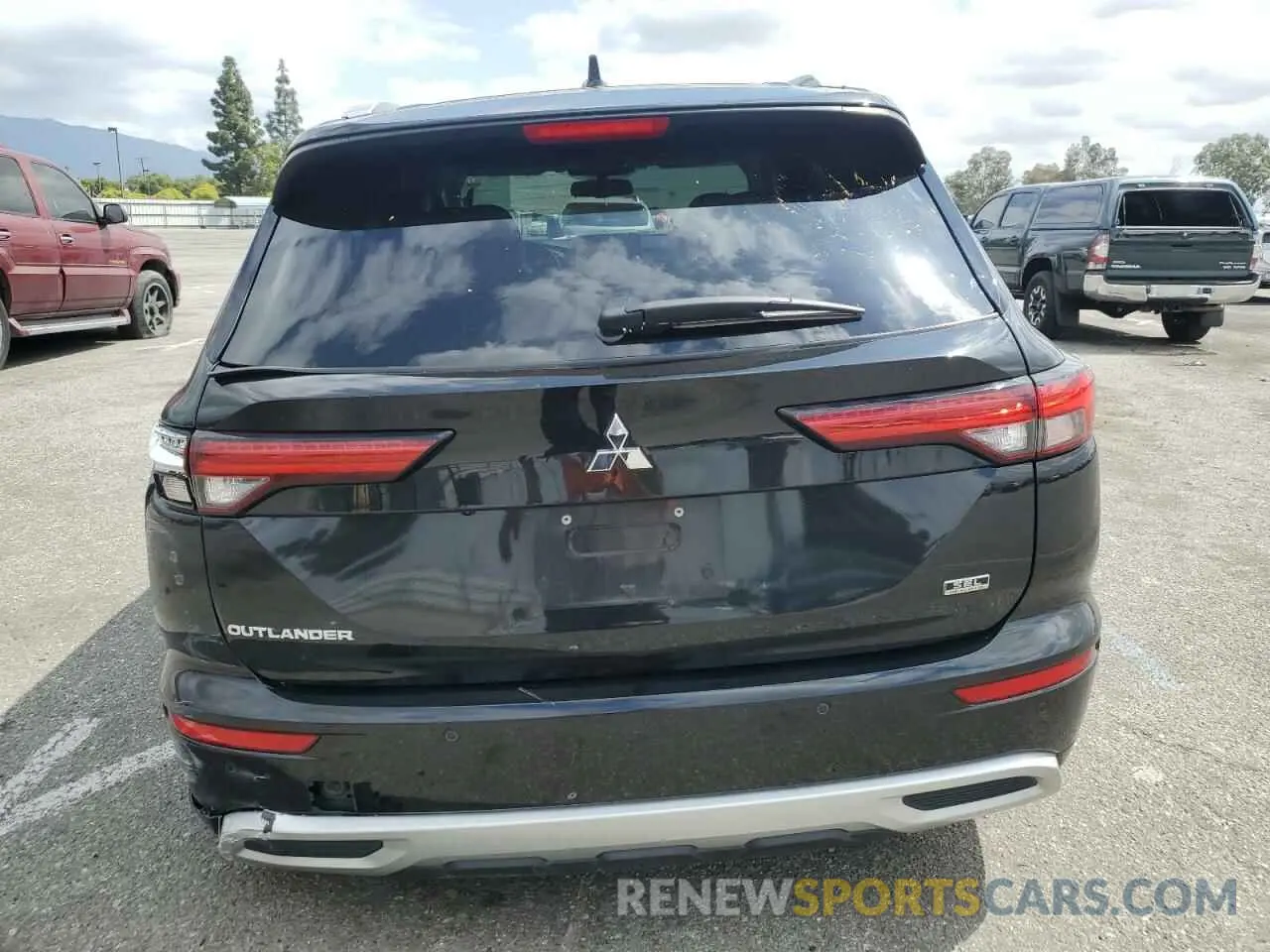 6 Photograph of a damaged car JA4J3VA84NZ060972 MITSUBISHI OUTLANDER 2022