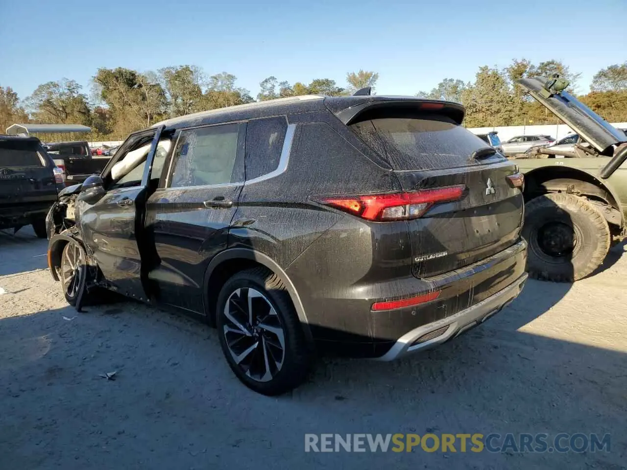 2 Photograph of a damaged car JA4J3VA85NZ061709 MITSUBISHI OUTLANDER 2022
