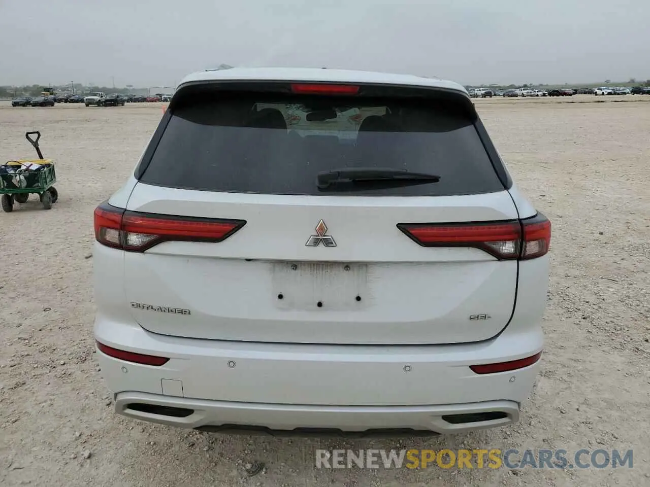 6 Photograph of a damaged car JA4J3VA86NZ046278 MITSUBISHI OUTLANDER 2022