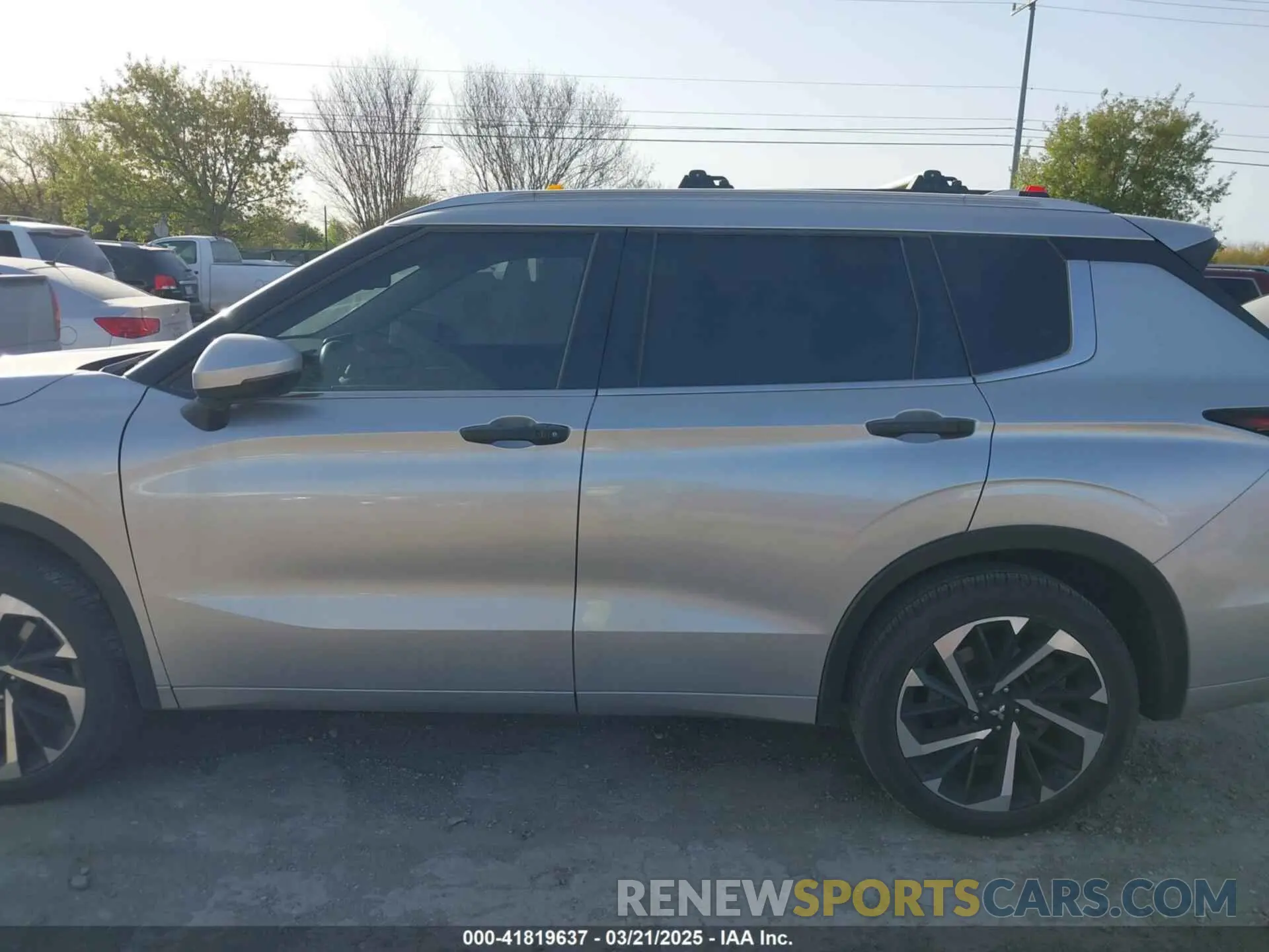 13 Photograph of a damaged car JA4J3VA86NZ071164 MITSUBISHI OUTLANDER 2022