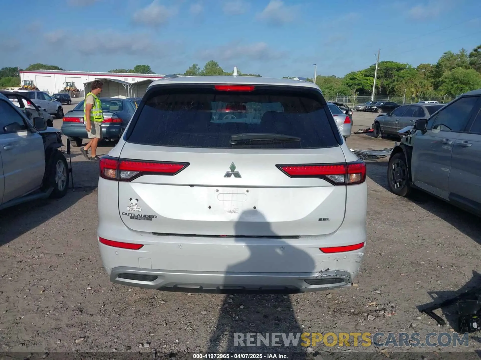 16 Photograph of a damaged car JA4J3VA86NZ087848 MITSUBISHI OUTLANDER 2022