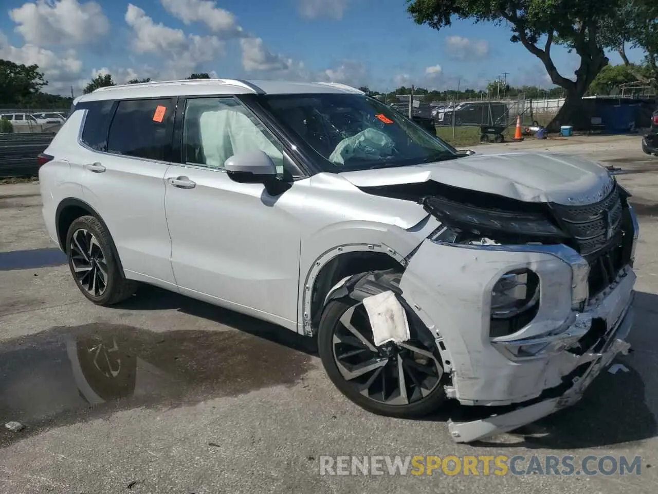 4 Photograph of a damaged car JA4J3VA8XNZ016653 MITSUBISHI OUTLANDER 2022