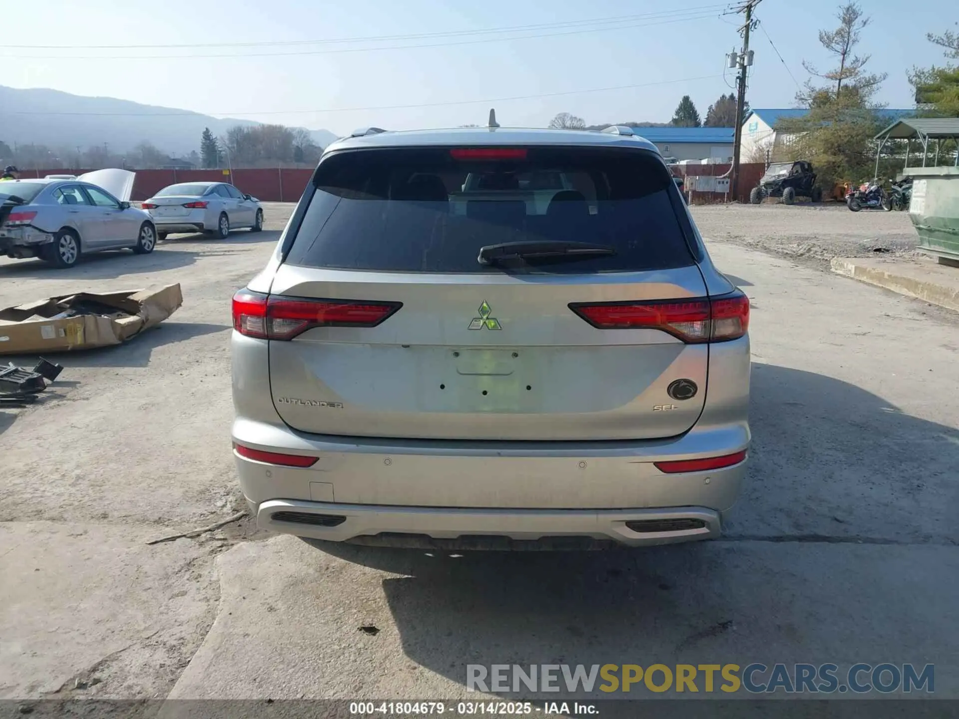 17 Photograph of a damaged car JA4J3VA8XNZ082328 MITSUBISHI OUTLANDER 2022