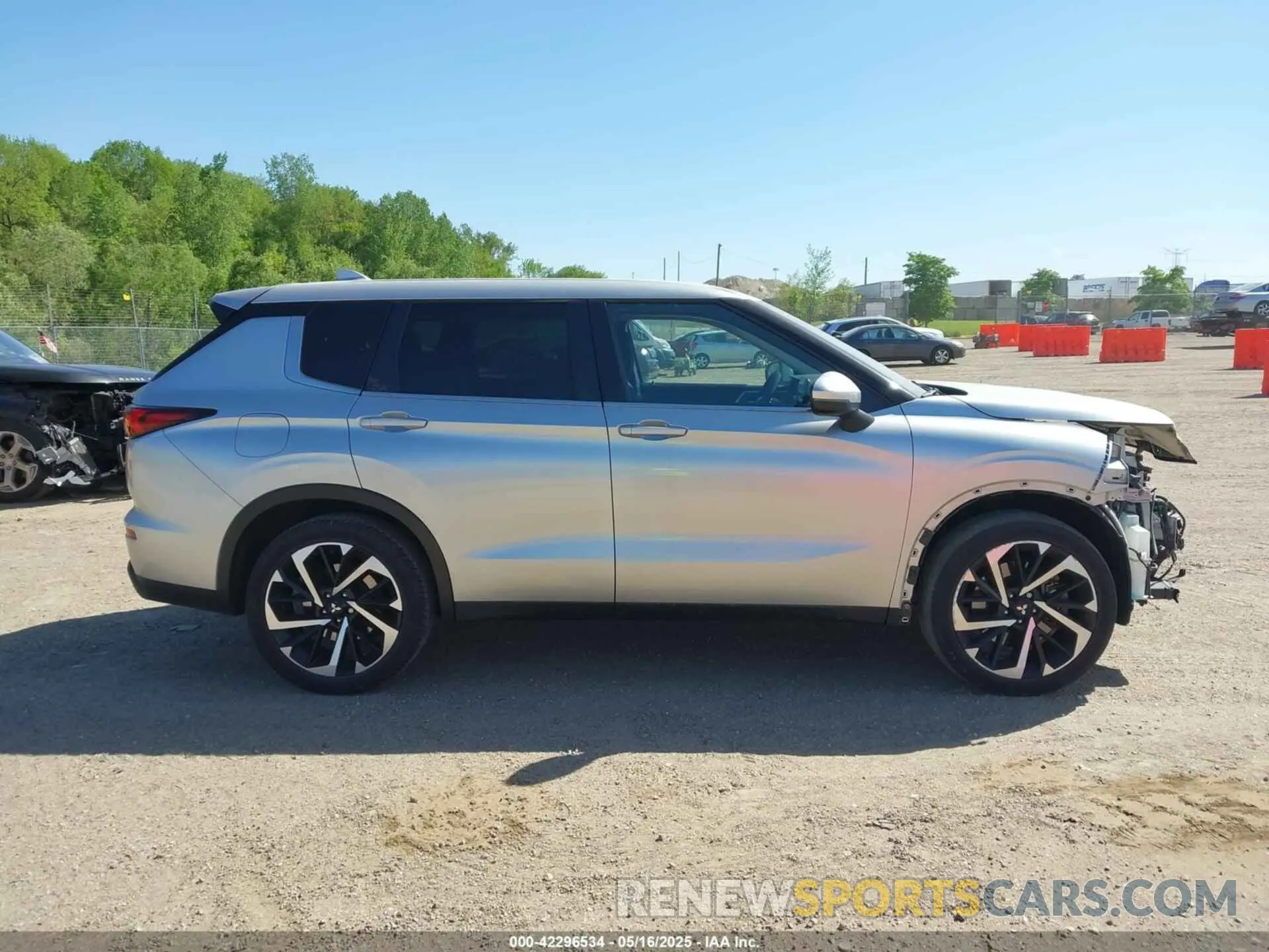 14 Photograph of a damaged car JA4J4TA80NZ018879 MITSUBISHI OUTLANDER 2022