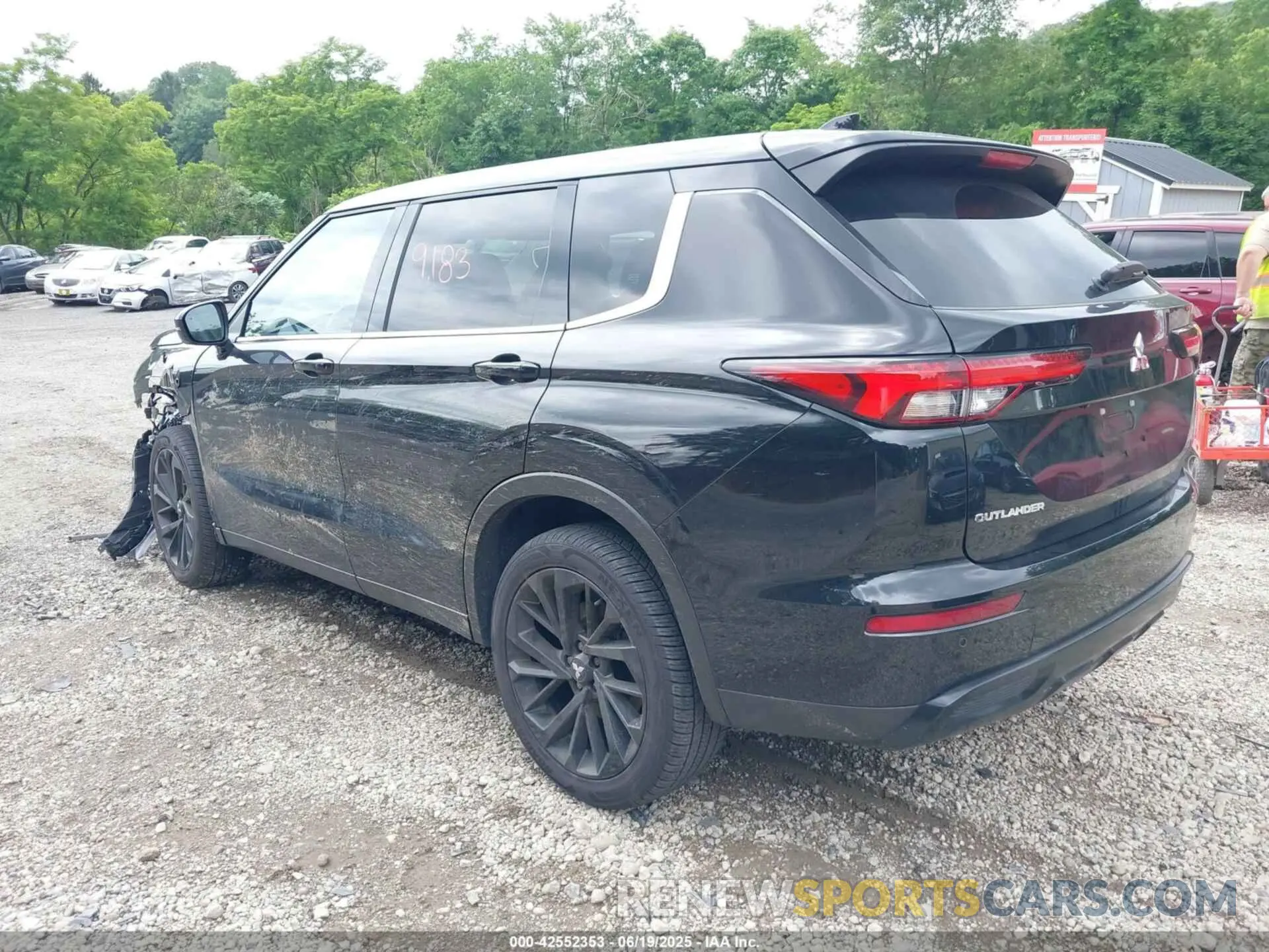 3 Photograph of a damaged car JA4J4TA82NZ013764 MITSUBISHI OUTLANDER 2022