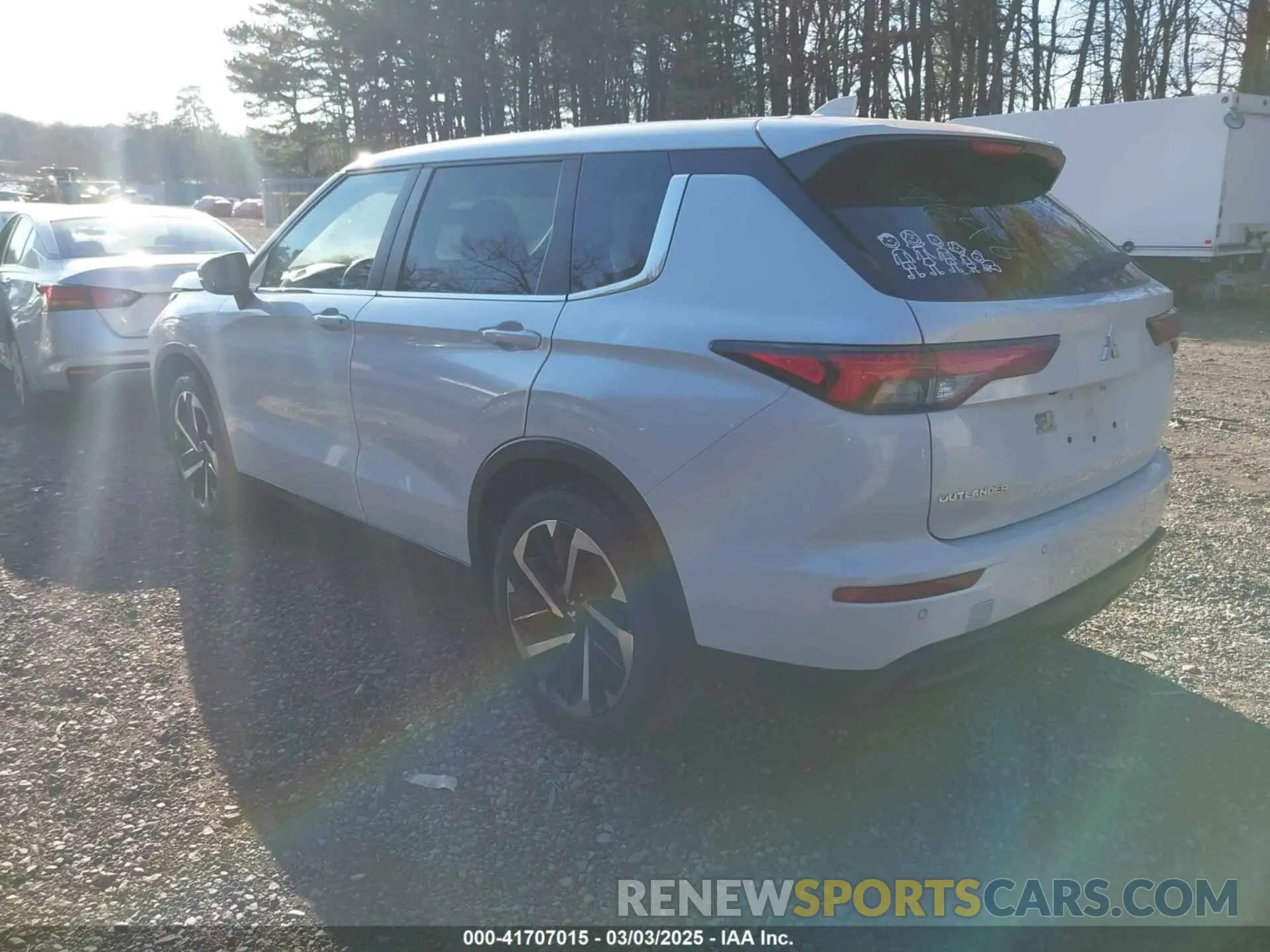 3 Photograph of a damaged car JA4J4TA82NZ041192 MITSUBISHI OUTLANDER 2022