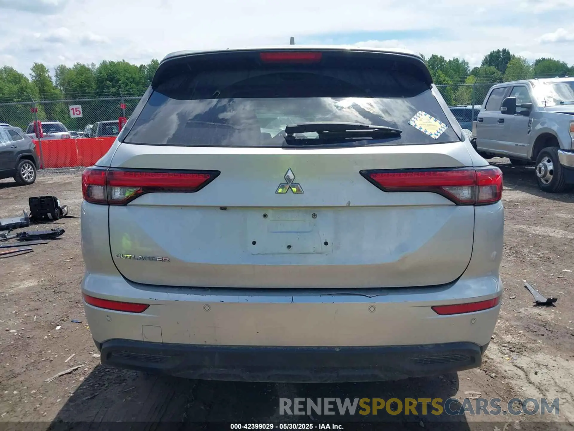 17 Photograph of a damaged car JA4J4TA83NZ032355 MITSUBISHI OUTLANDER 2022