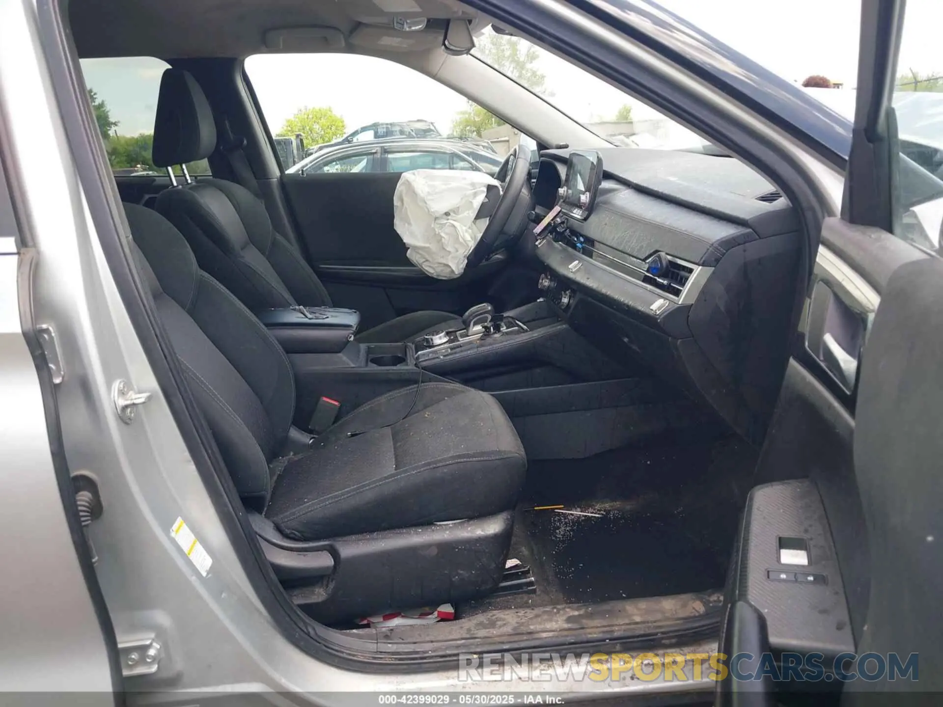 5 Photograph of a damaged car JA4J4TA83NZ032355 MITSUBISHI OUTLANDER 2022
