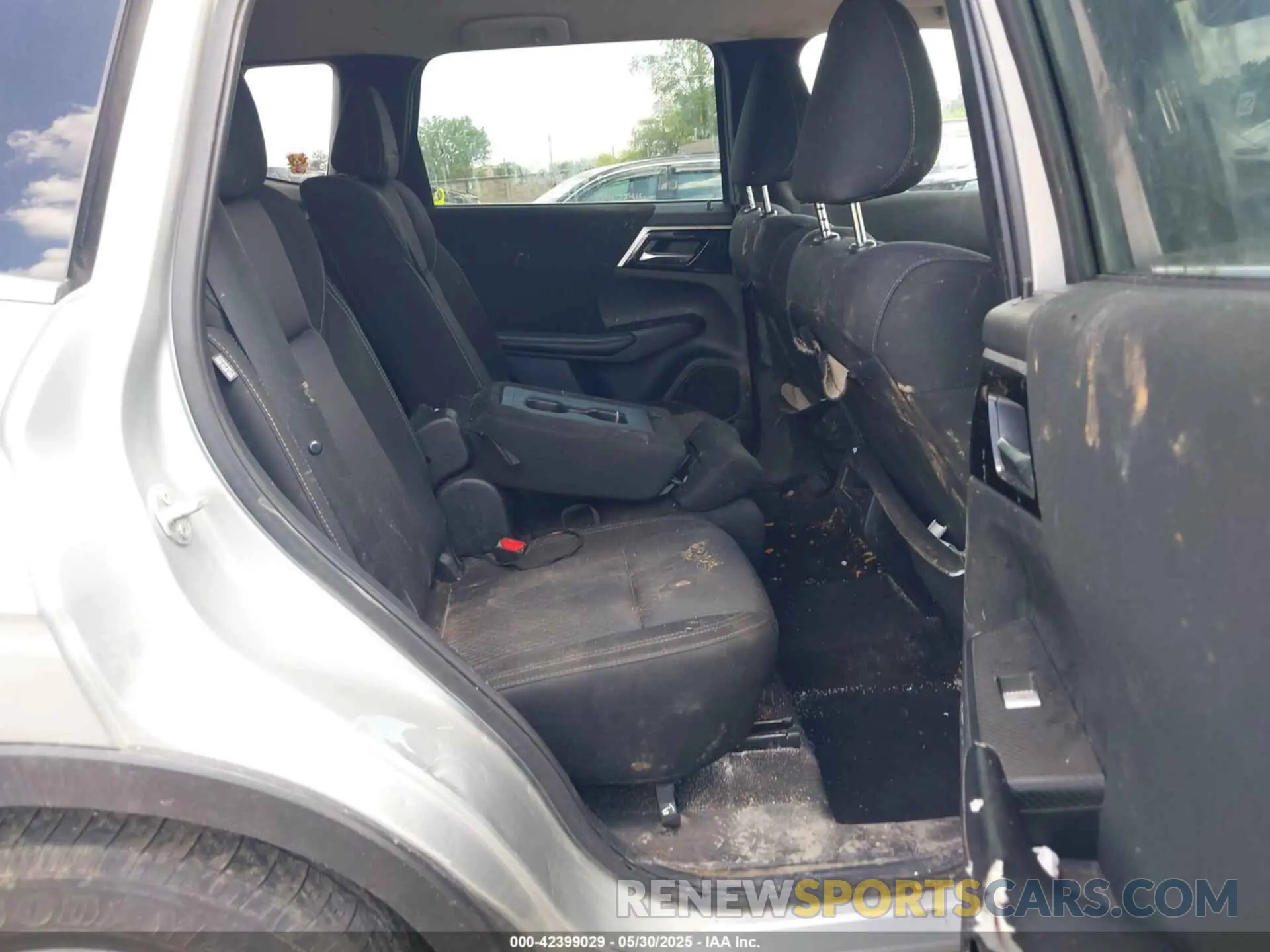 8 Photograph of a damaged car JA4J4TA83NZ032355 MITSUBISHI OUTLANDER 2022