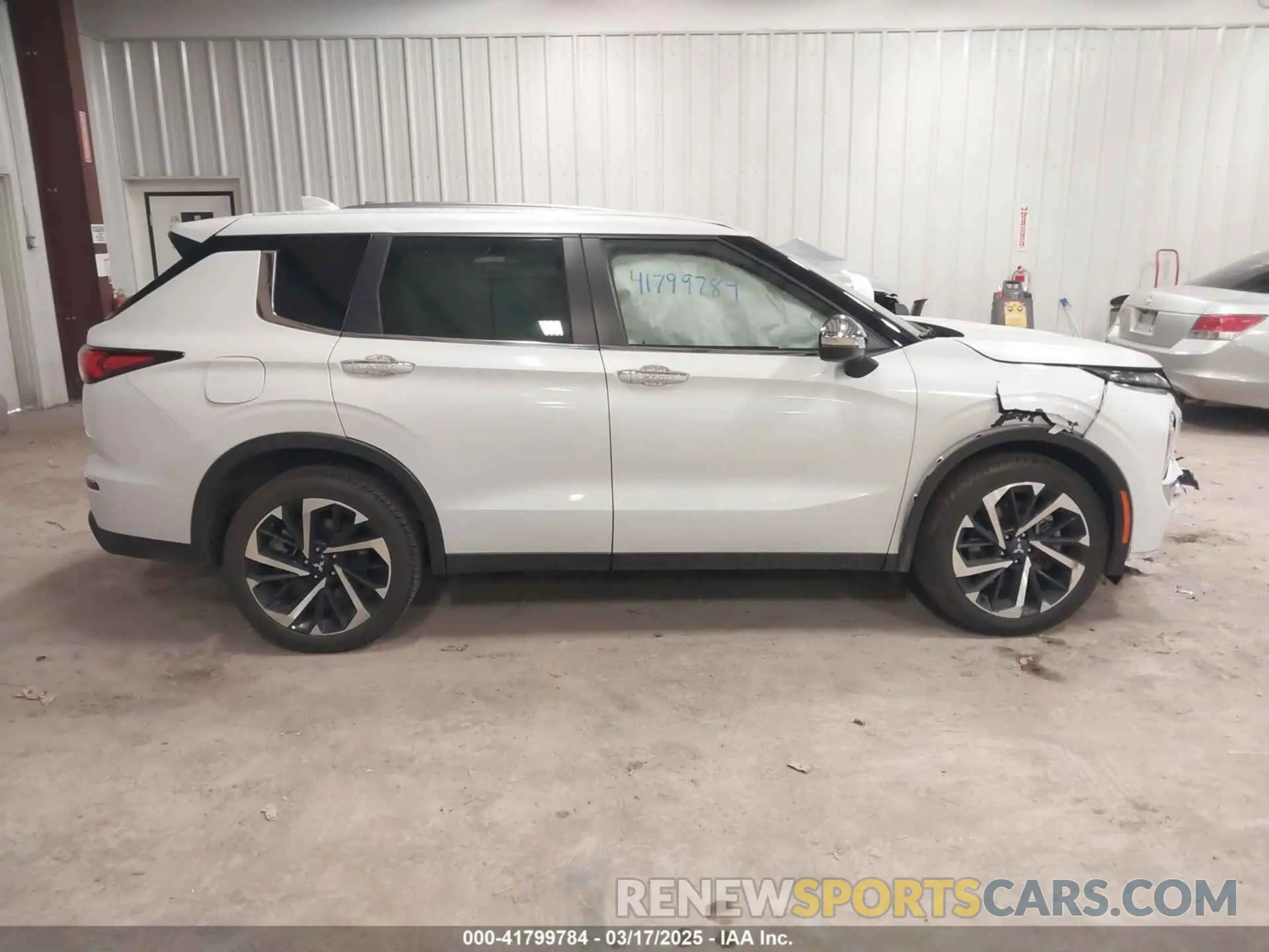 13 Photograph of a damaged car JA4J4TA83NZ039905 MITSUBISHI OUTLANDER 2022