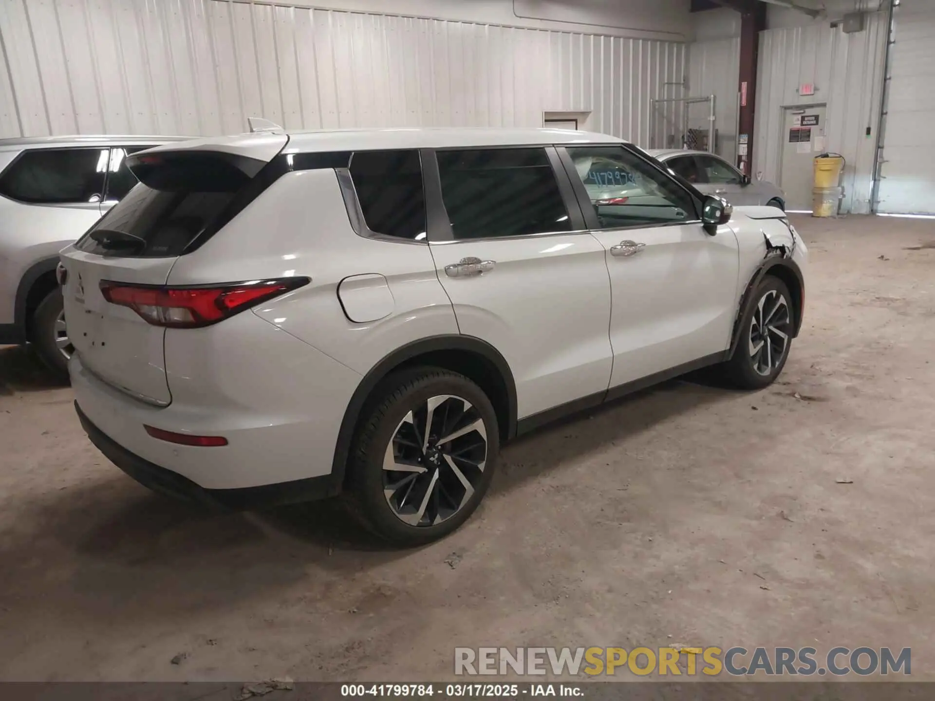 4 Photograph of a damaged car JA4J4TA83NZ039905 MITSUBISHI OUTLANDER 2022