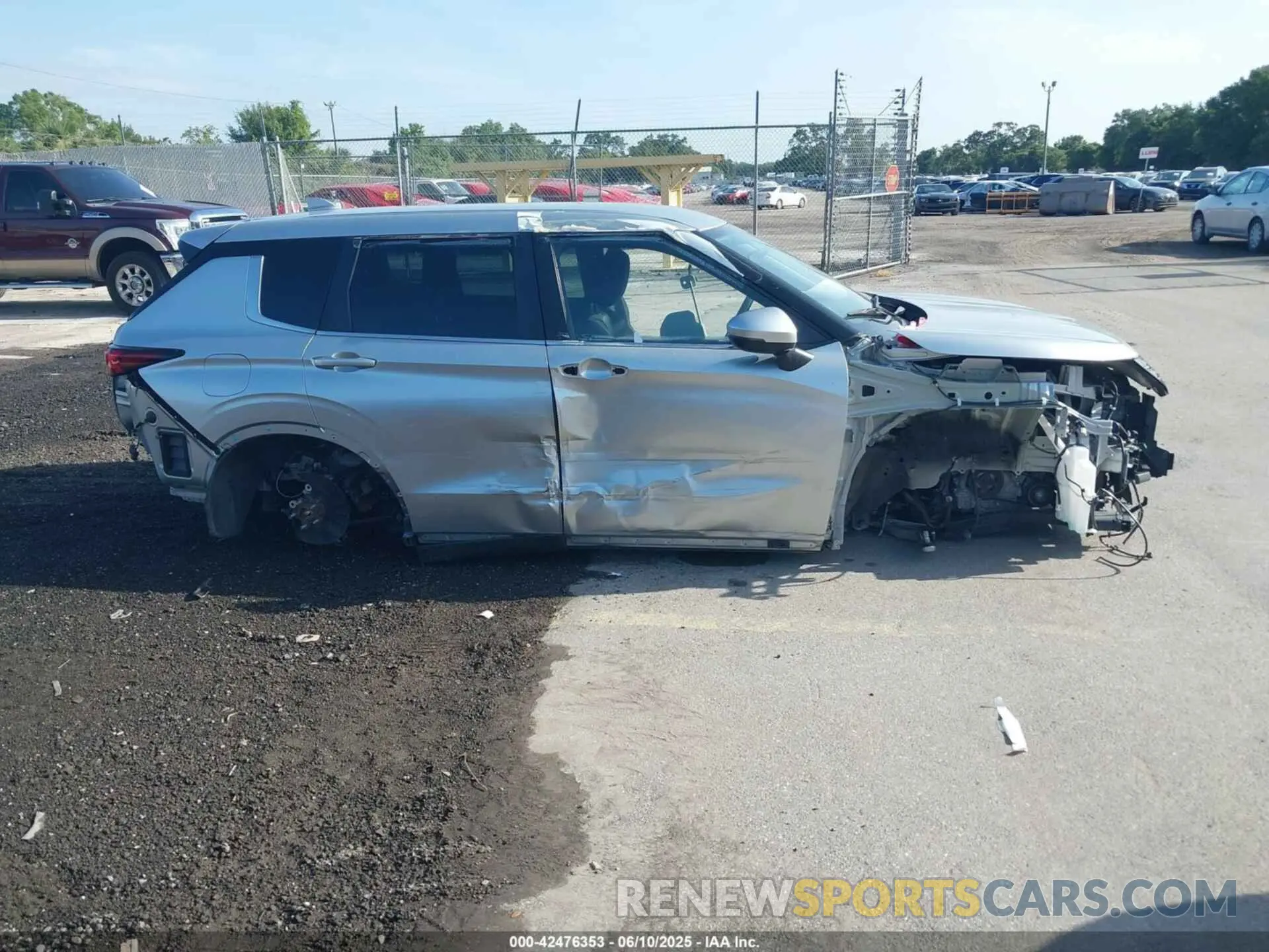 13 Photograph of a damaged car JA4J4TA84NZ028508 MITSUBISHI OUTLANDER 2022