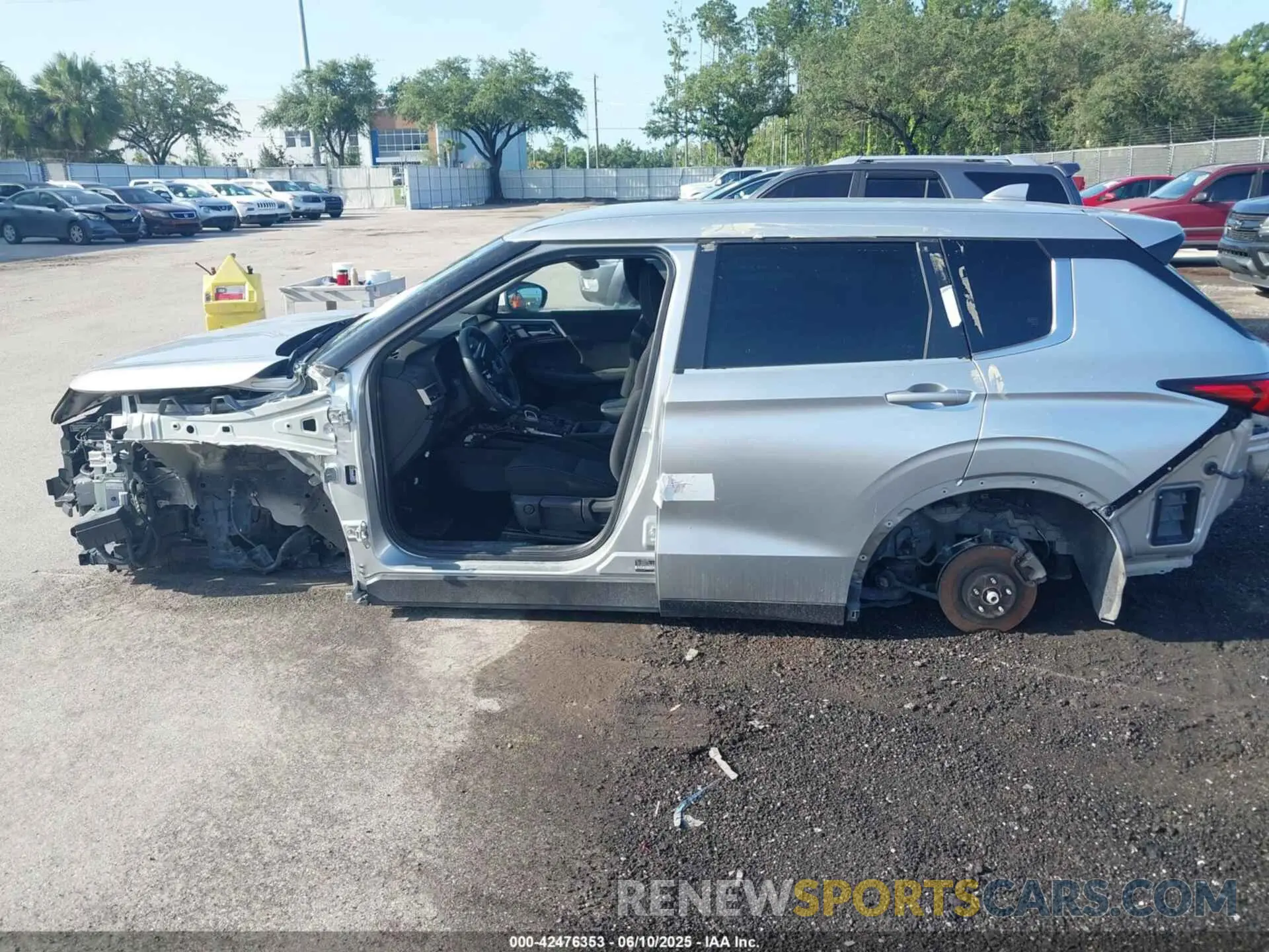 14 Photograph of a damaged car JA4J4TA84NZ028508 MITSUBISHI OUTLANDER 2022