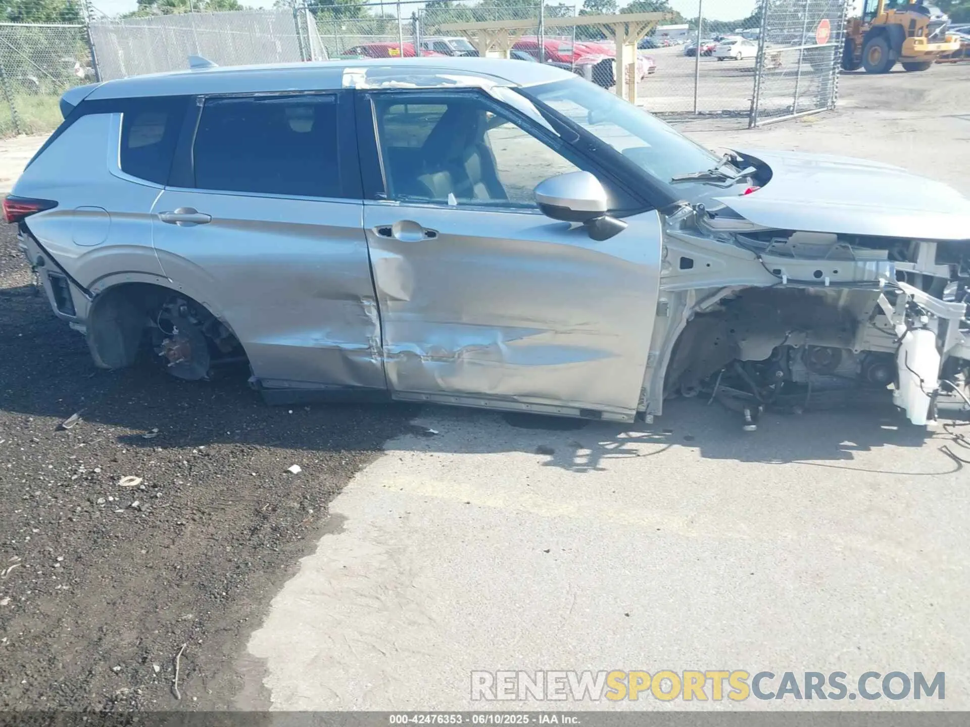 17 Photograph of a damaged car JA4J4TA84NZ028508 MITSUBISHI OUTLANDER 2022