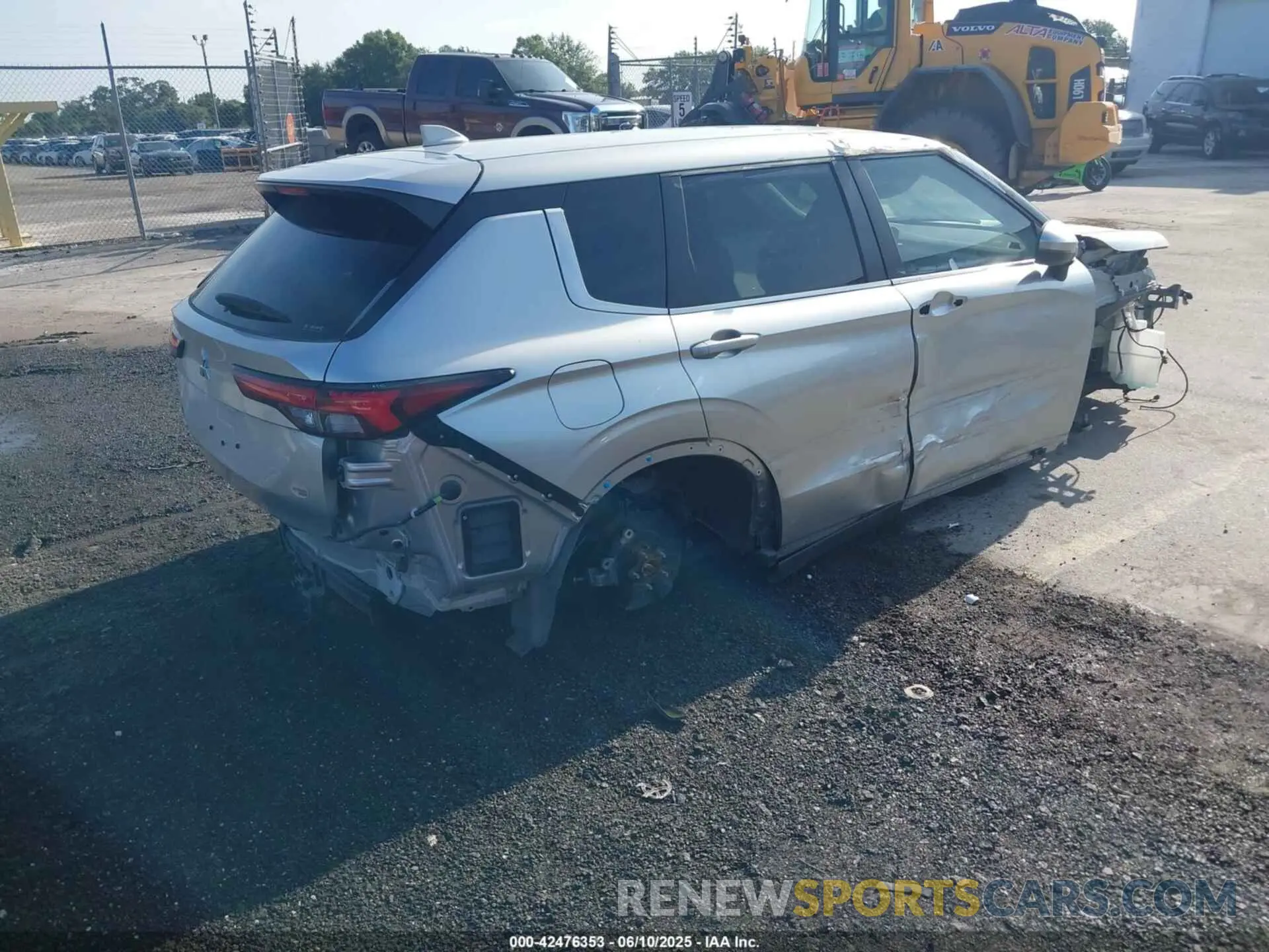 4 Photograph of a damaged car JA4J4TA84NZ028508 MITSUBISHI OUTLANDER 2022