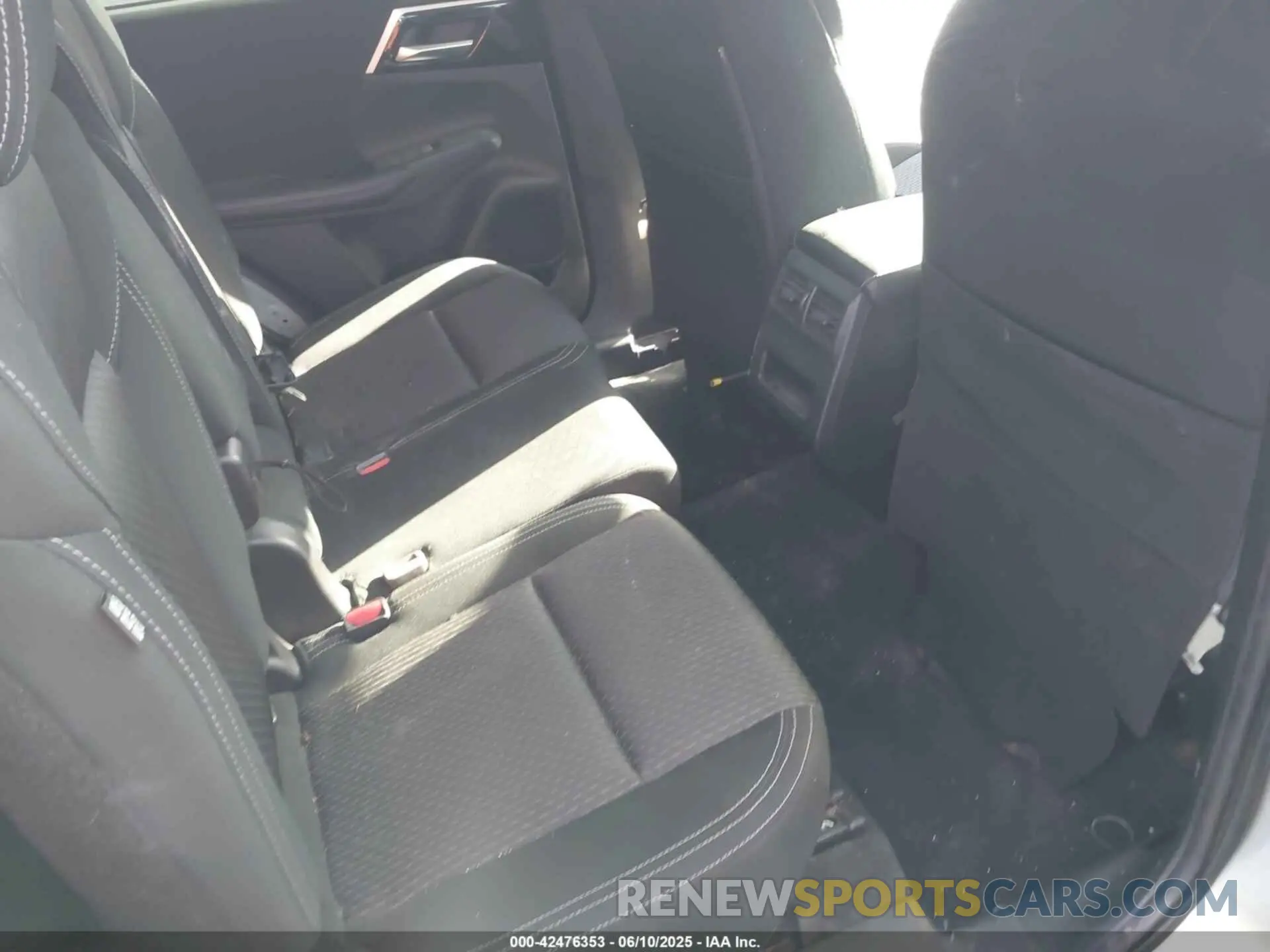 8 Photograph of a damaged car JA4J4TA84NZ028508 MITSUBISHI OUTLANDER 2022