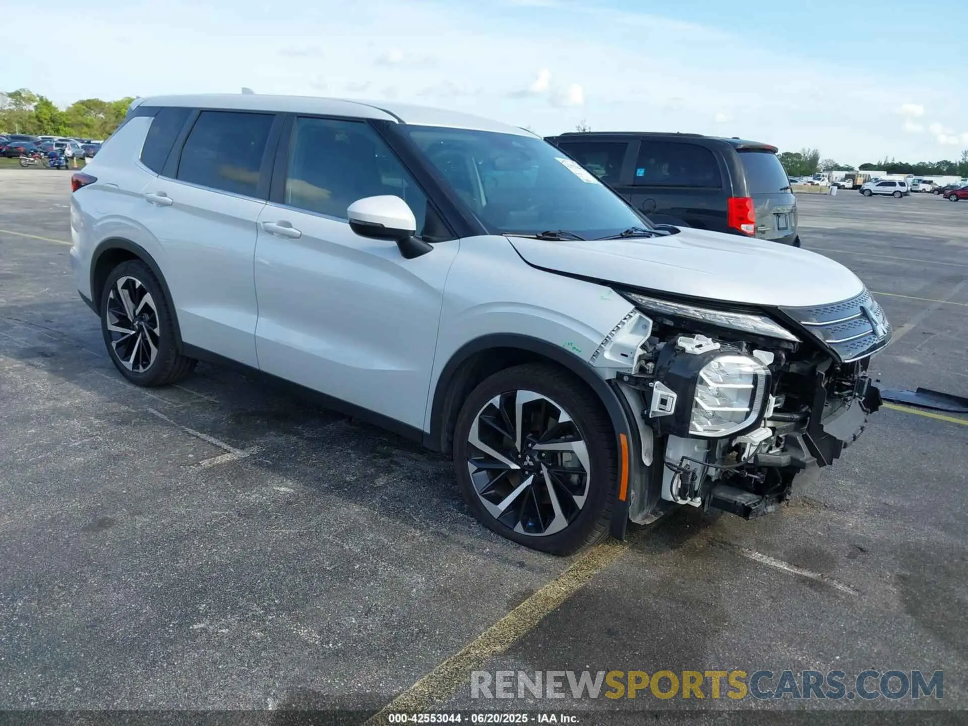 1 Photograph of a damaged car JA4J4TA85NZ086725 MITSUBISHI OUTLANDER 2022