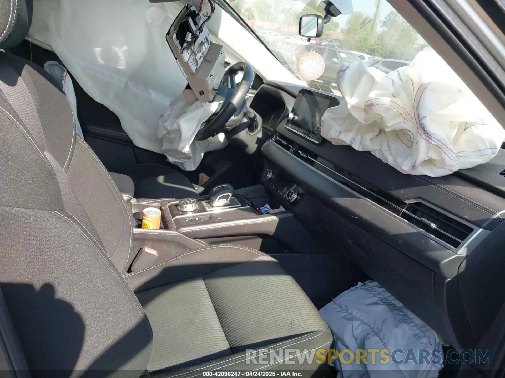 5 Photograph of a damaged car JA4J4TA86NZ002248 MITSUBISHI OUTLANDER 2022