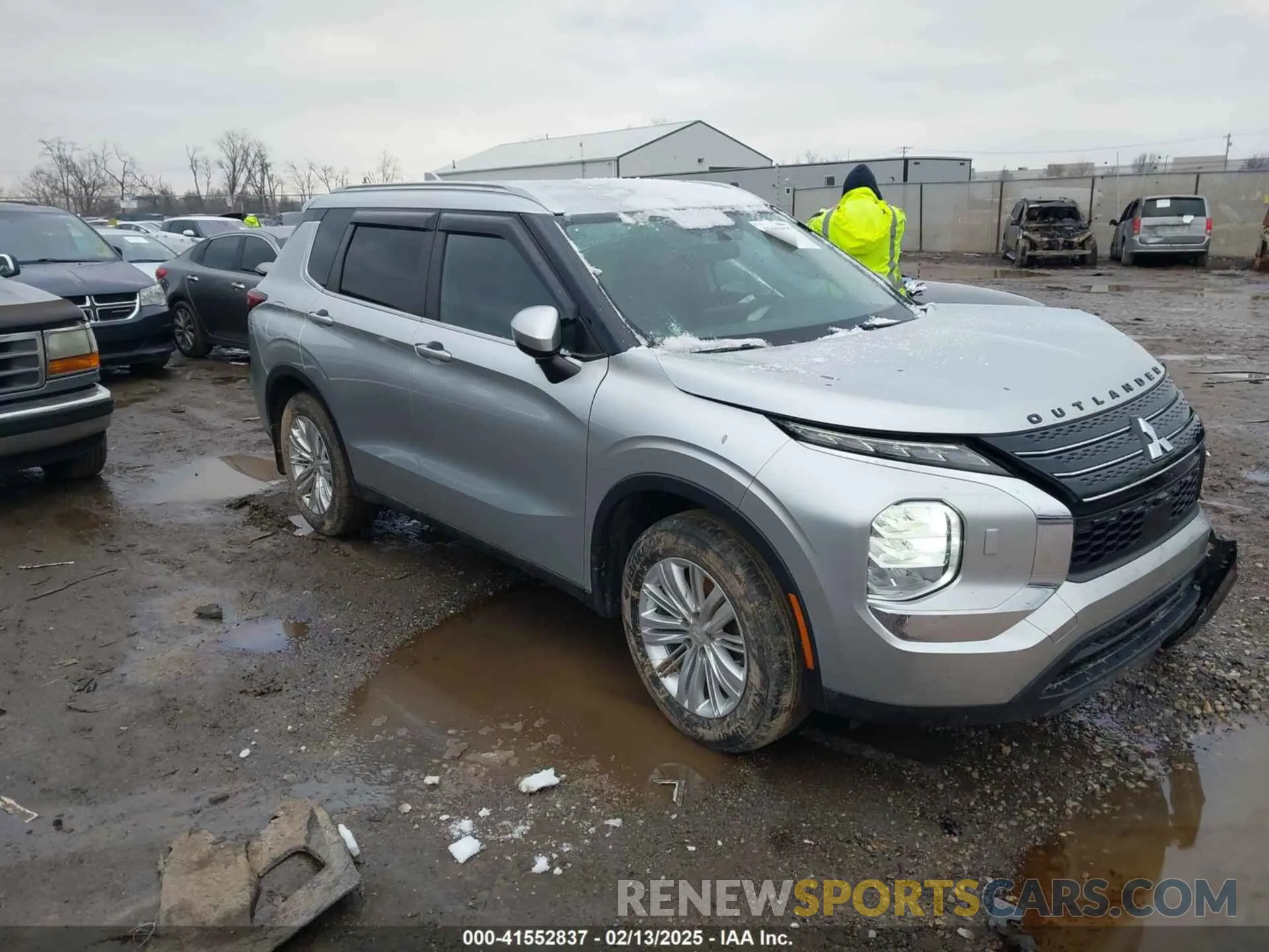 1 Photograph of a damaged car JA4J4TA87NZ007913 MITSUBISHI OUTLANDER 2022