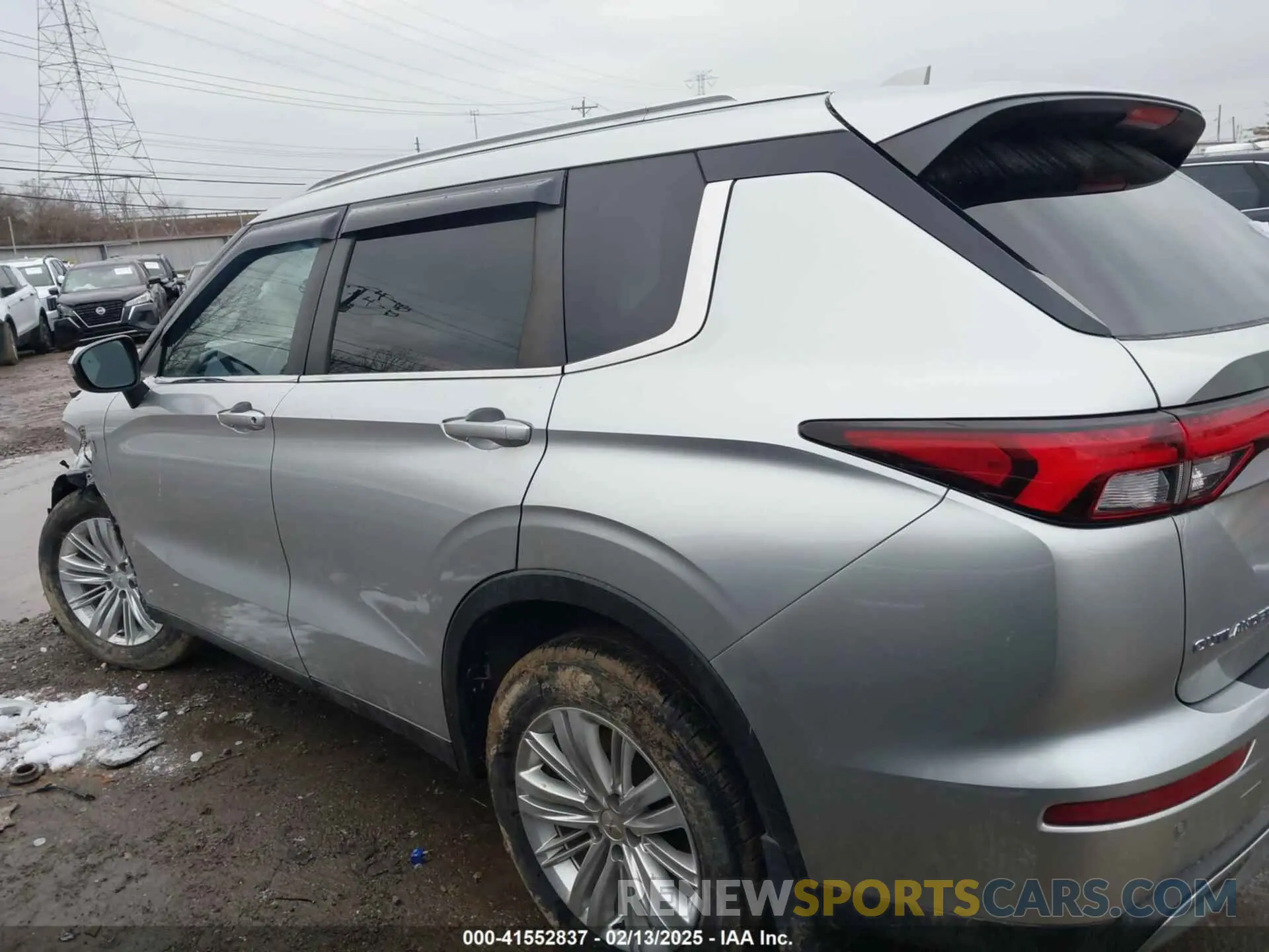 14 Photograph of a damaged car JA4J4TA87NZ007913 MITSUBISHI OUTLANDER 2022