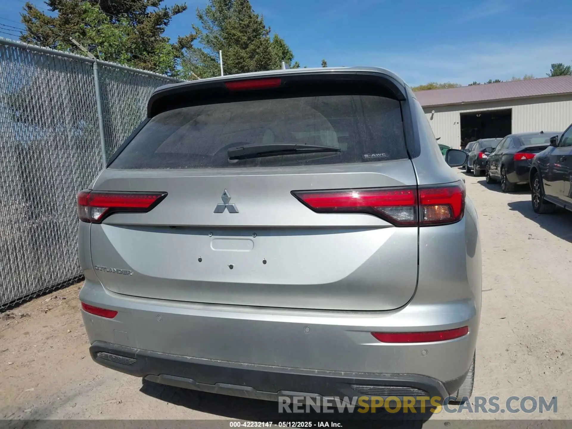 16 Photograph of a damaged car JA4J4TA88NZ032612 MITSUBISHI OUTLANDER 2022