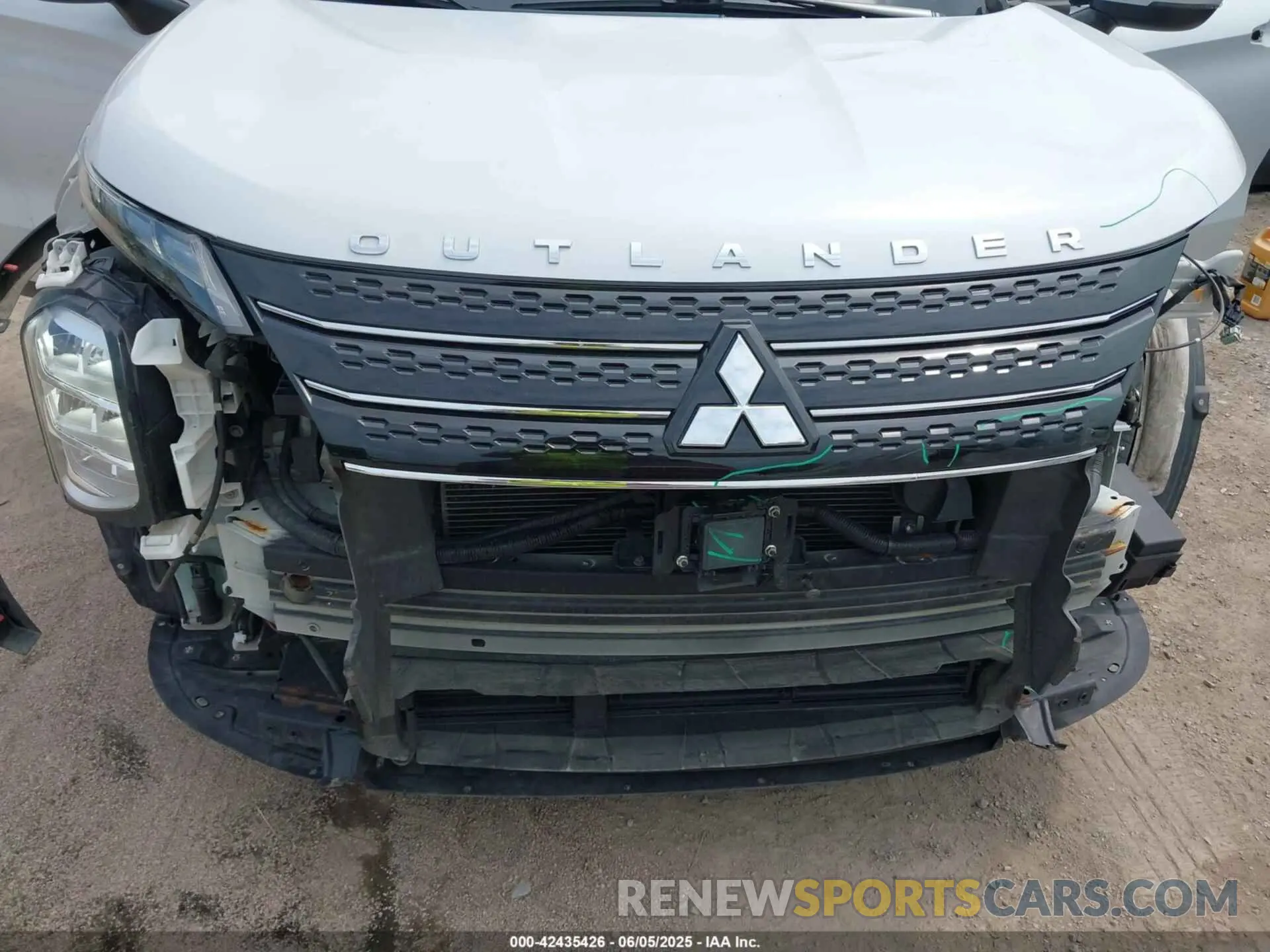 18 Photograph of a damaged car JA4J4TA8XNZ019893 MITSUBISHI OUTLANDER 2022