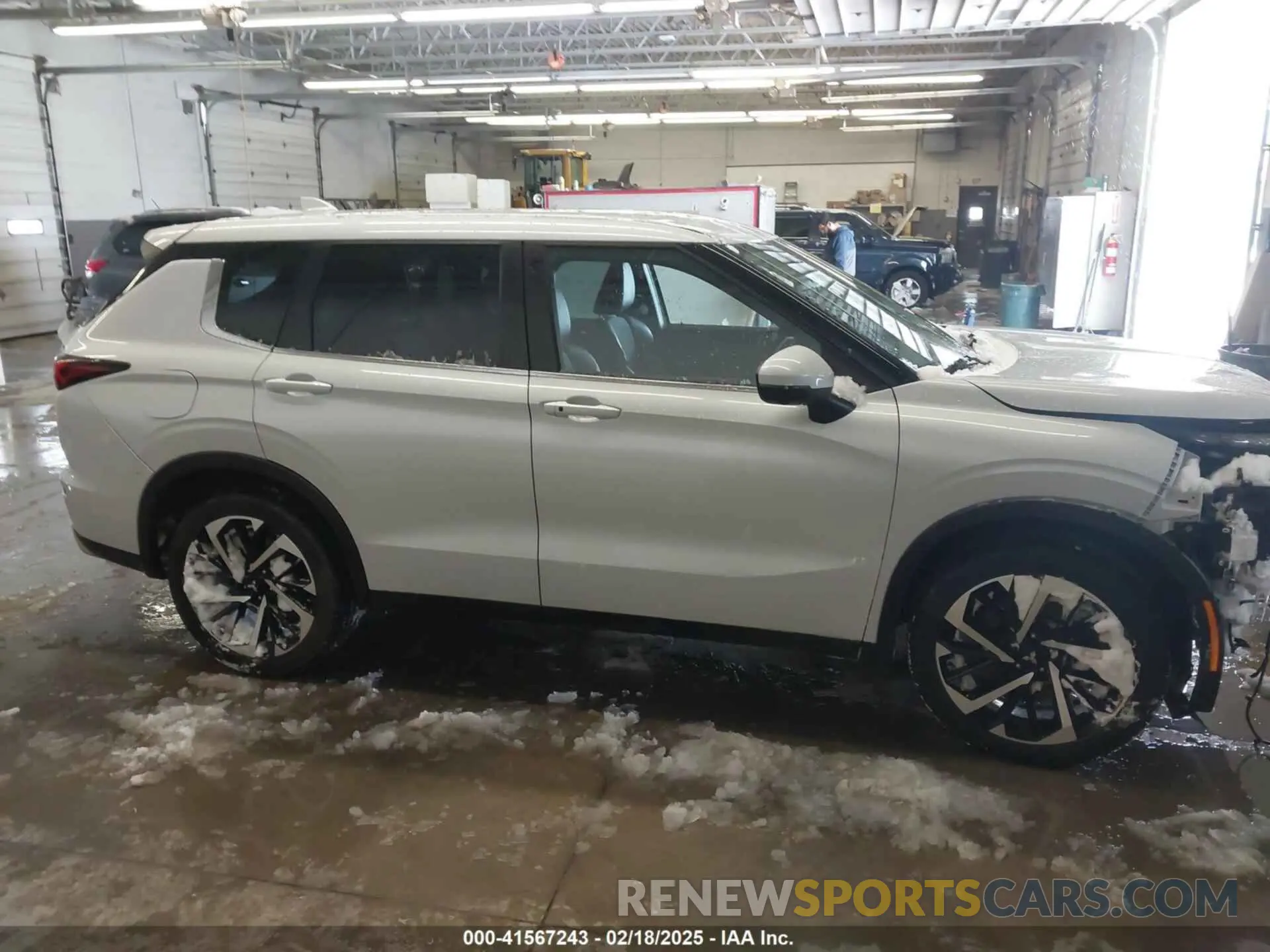 14 Photograph of a damaged car JA4J4UA80NZ025367 MITSUBISHI OUTLANDER 2022